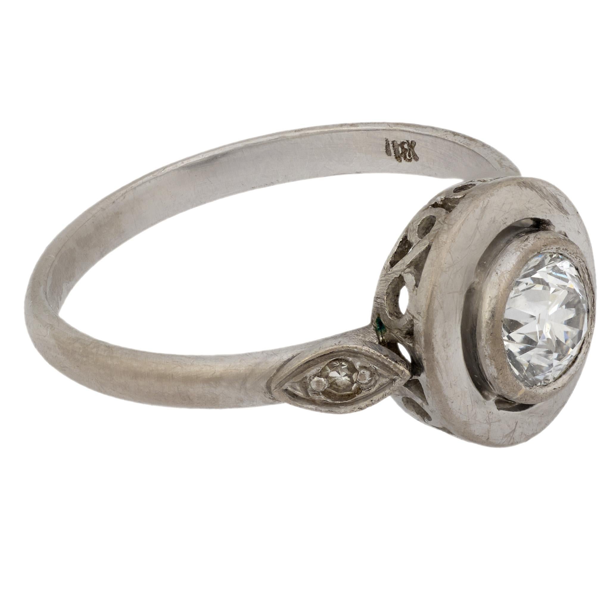 Old European Cut Art Deco diamond 18k white gold engagement ring For Sale