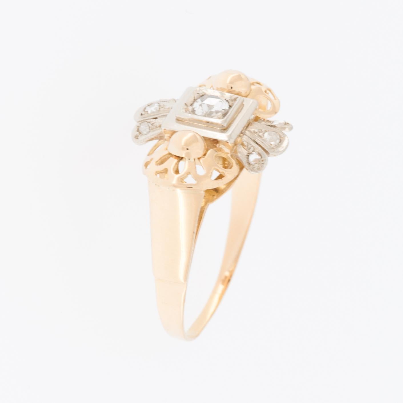 Art Deco Ring aus 18 Karat Gelb- und Weißgold mit Diamanten (Art déco) im Angebot