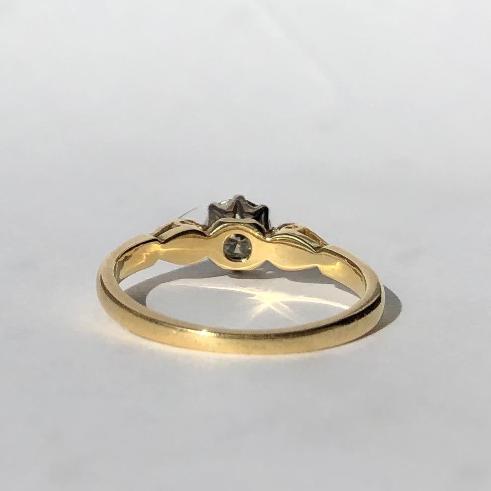 Round Cut Art Deco Diamond an 18 Carat Gold Solitaire Ring For Sale