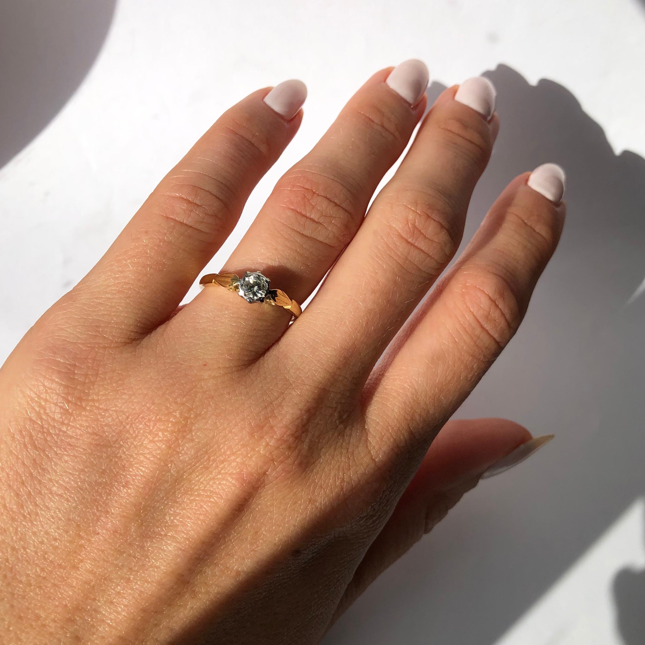 Women's Art Deco Diamond an 18 Carat Gold Solitaire Ring For Sale