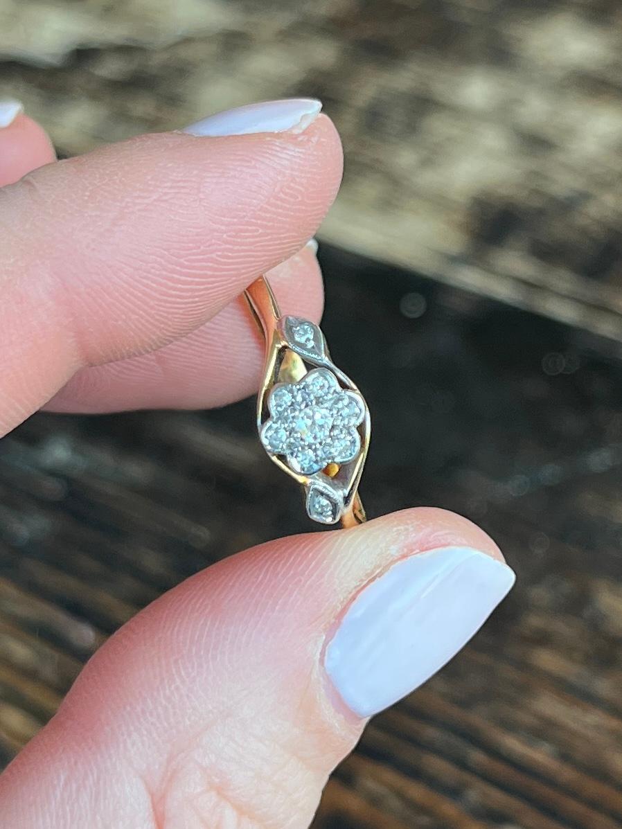 Women's or Men's Art Deco Diamond and 18 Carat Daisy Cluster Ring