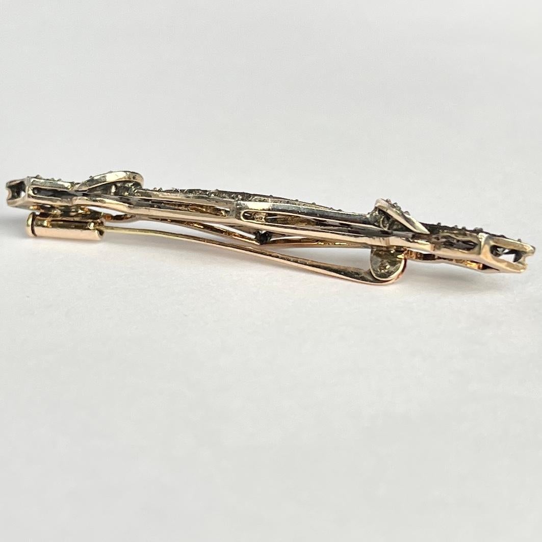 Art Deco Diamond and 18 Carat Gold and Platinum Brooch In Good Condition For Sale In Chipping Campden, GB