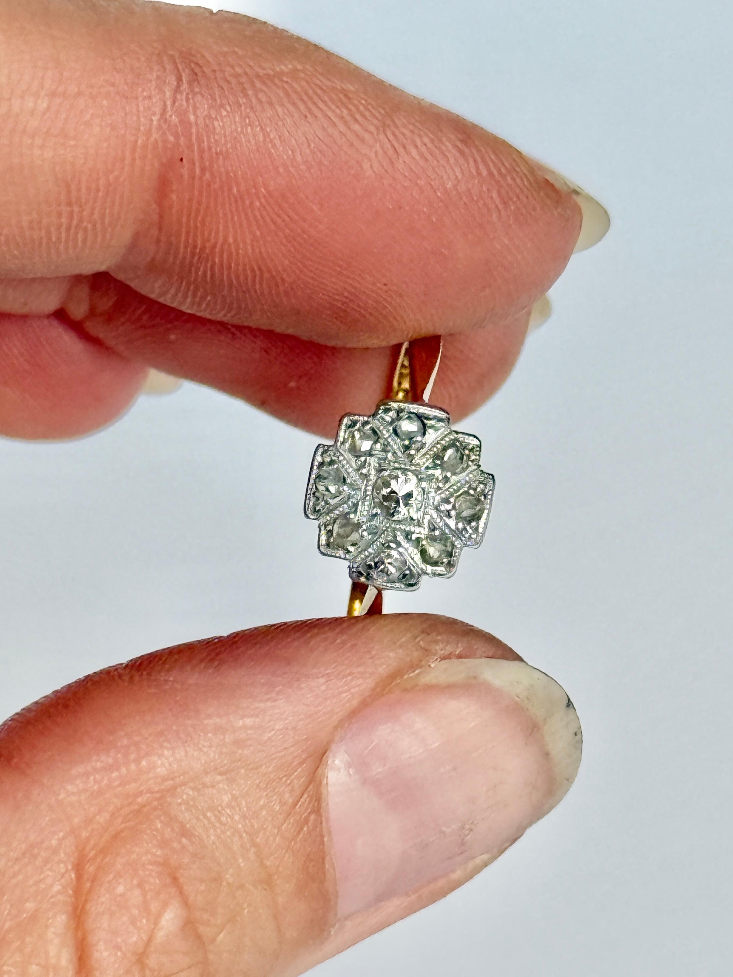Taglio rotondo Anello a pannello in oro 18 carati e diamanti Art Deco in vendita