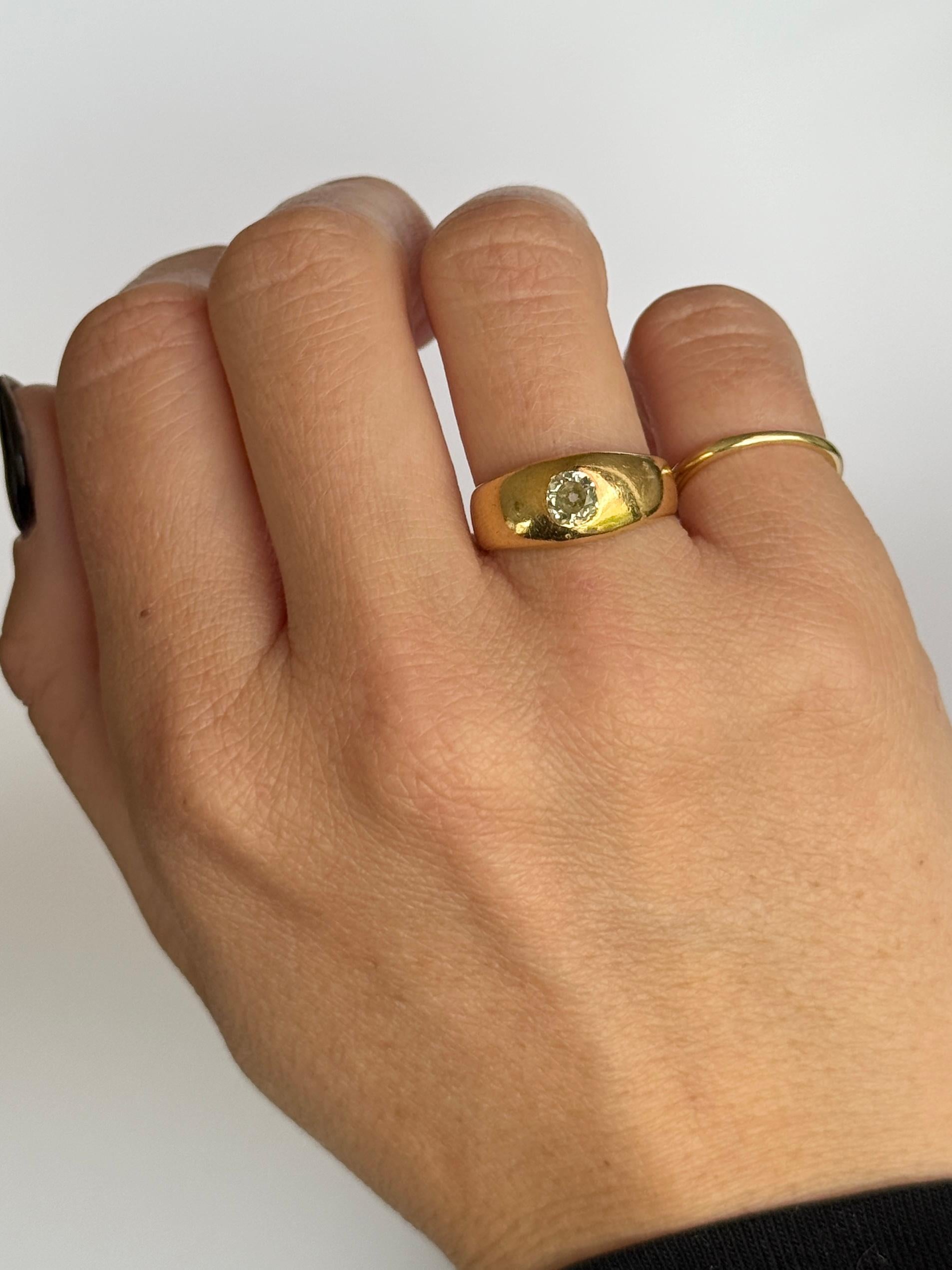 Art Deco Diamond and 18 Carat Gold Solitaire Band (Alteuropäischer Brillantschliff) im Angebot