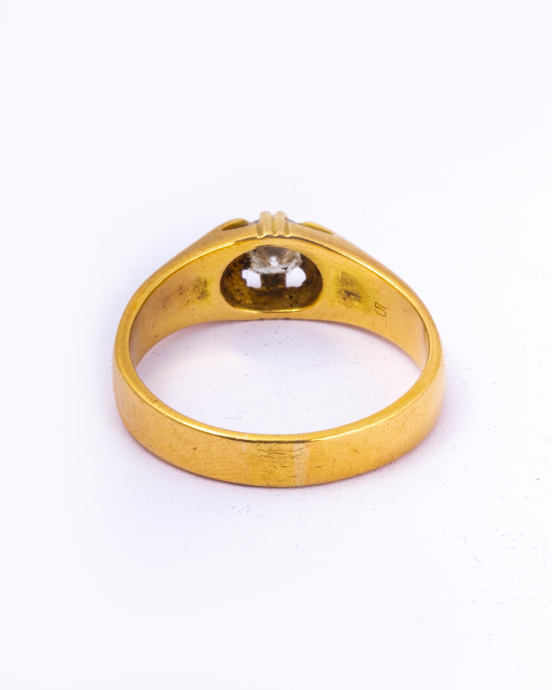 Art Deco Diamond and 18 Carat Gold Solitaire Ring In Good Condition For Sale In Chipping Campden, GB