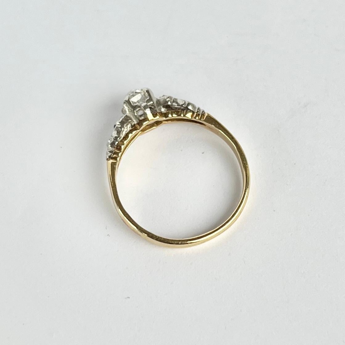 Art Deco Diamond and 18 Carat Gold Solitaire Ring In Good Condition For Sale In Chipping Campden, GB