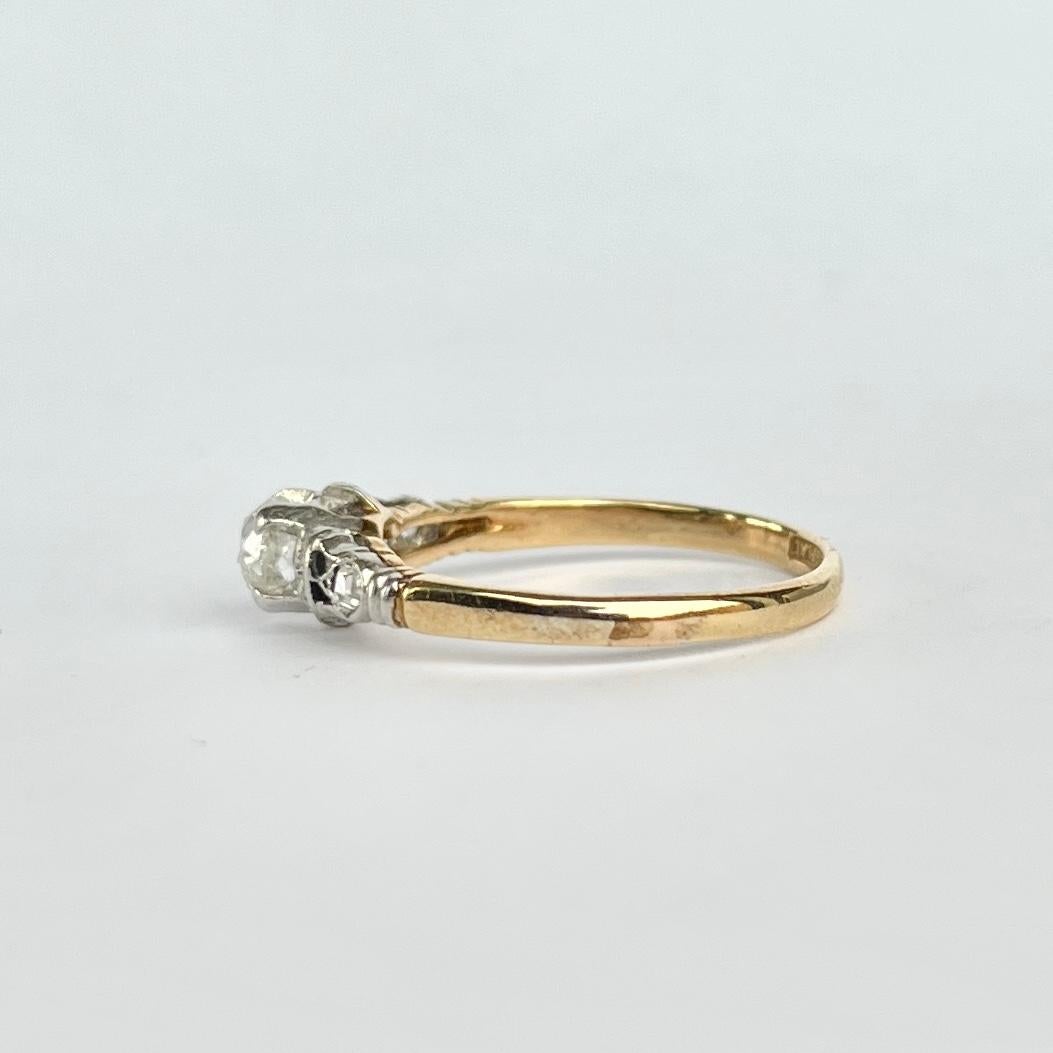 Art Deco Diamond and 18 Carat Gold Solitaire Ring For Sale 1