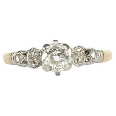 Anello solitario in oro 18 carati e diamanti Art Deco