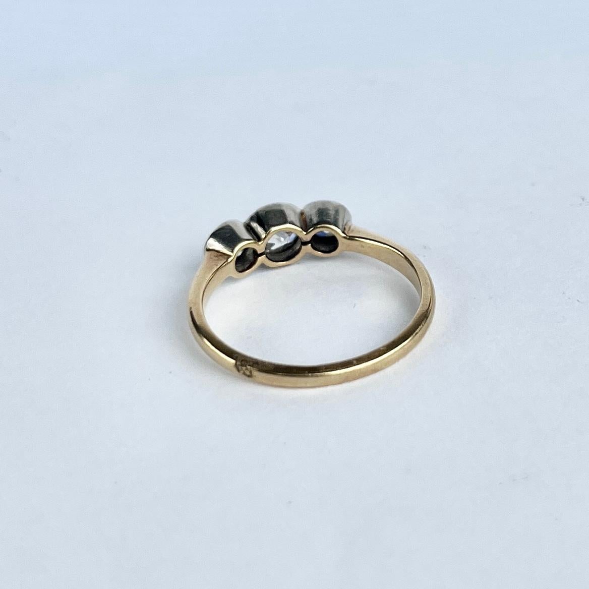 De las mujeres Art Decó de diamantes y oro de 18 quilates de tres piedras en venta