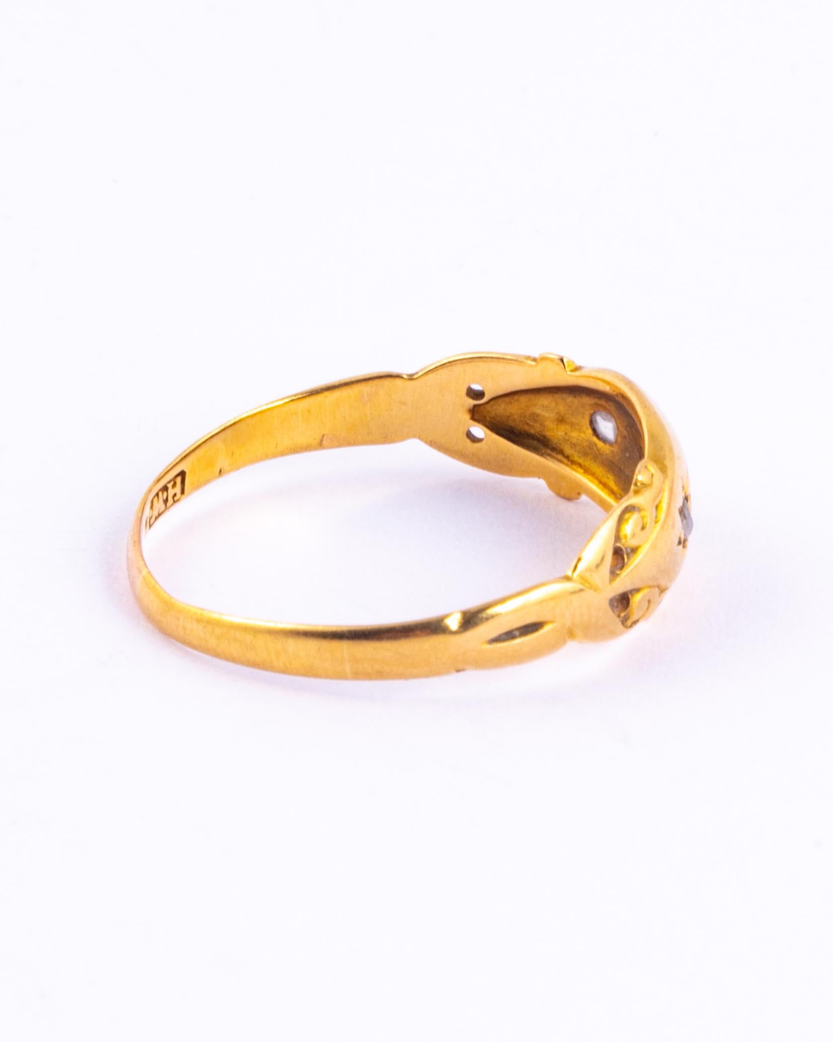Round Cut Art Deco Diamond and 18 Carat Gold Three-Stone Gypsy Ring