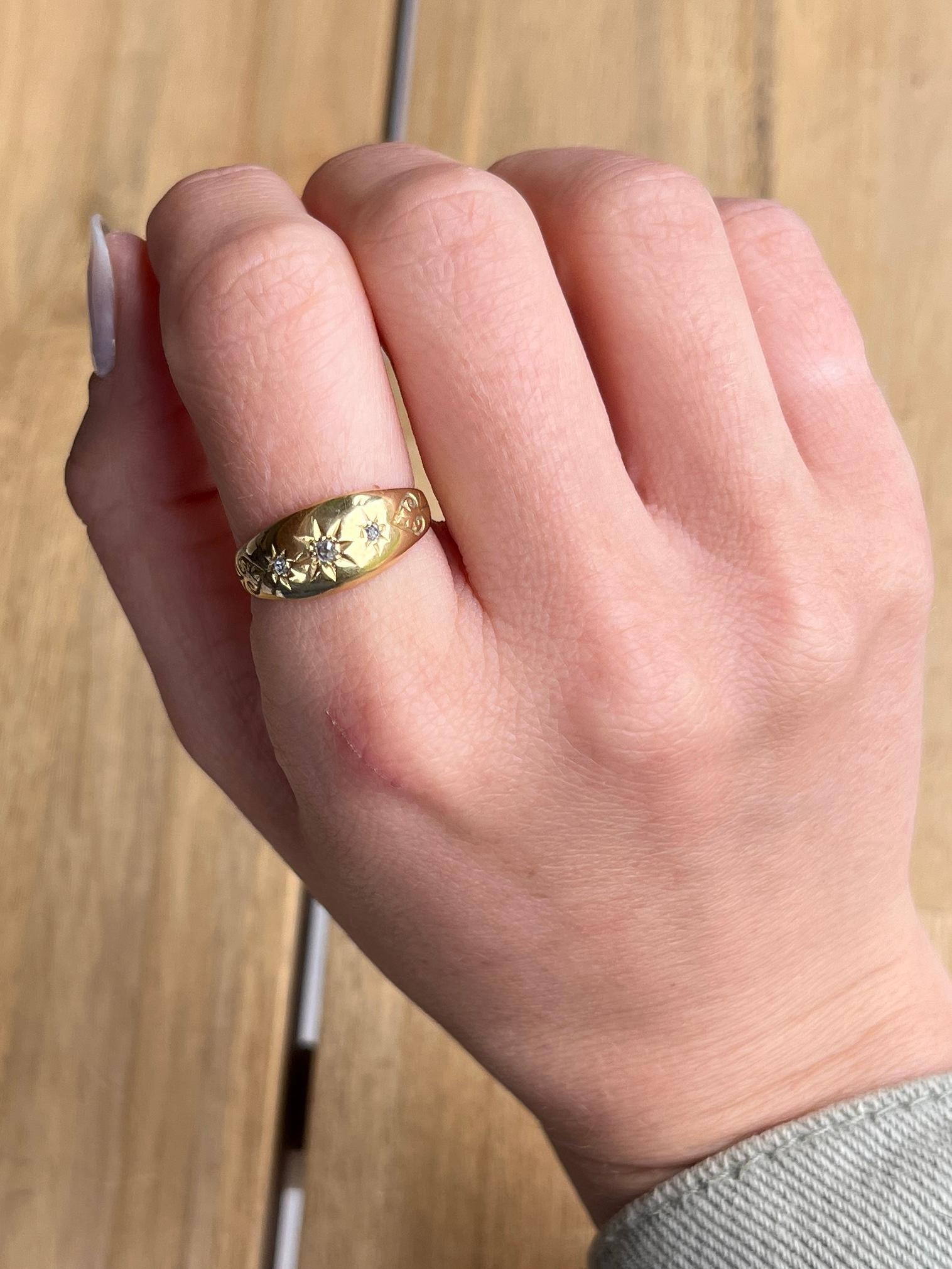 Old Mine Cut Art Deco Diamond and 18 Carat Gold Three-Stone Star Setting Band For Sale