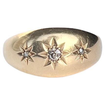 Art Deco Diamond and 18 Carat Gold Three-Stone Star Setting Band For Sale