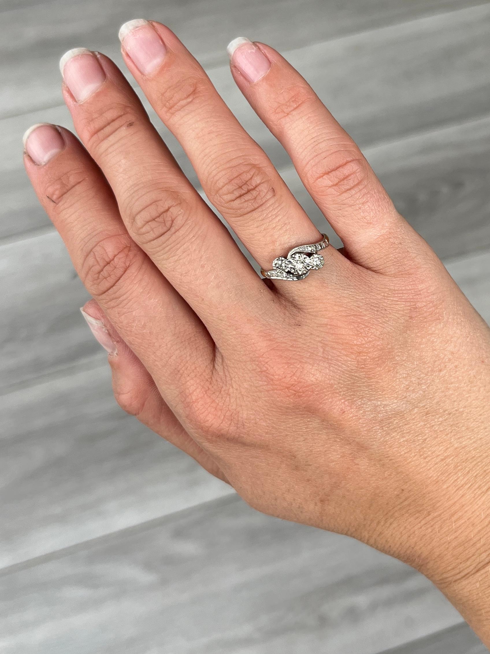 Art Deco Diamond and 18 Carat Gold Three-Stone Twist Ring In Good Condition For Sale In Chipping Campden, GB