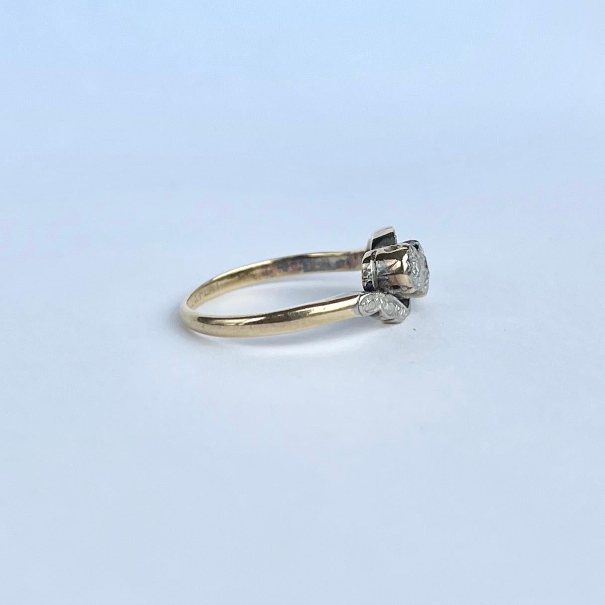 Women's Art Deco Diamond and 18 Carat Gold Three-Stone Twist Ring For Sale