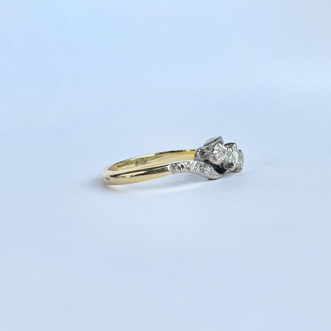 Anello a tre pietre in oro 18 carati e diamanti Art Deco In condizioni buone in vendita a Chipping Campden, GB