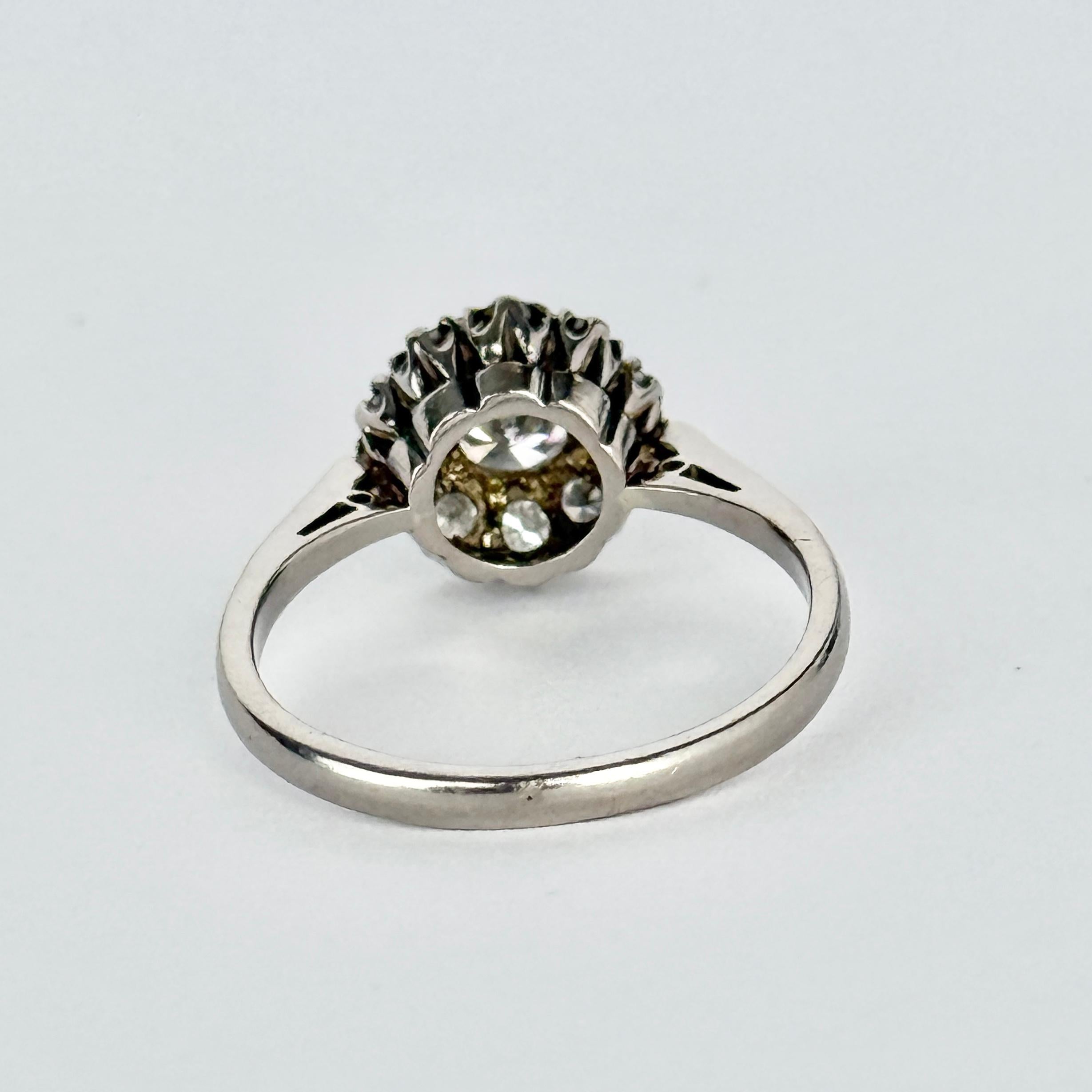 Women's Art Deco Diamond and 18 Carat White Gold Cluster Ring For Sale