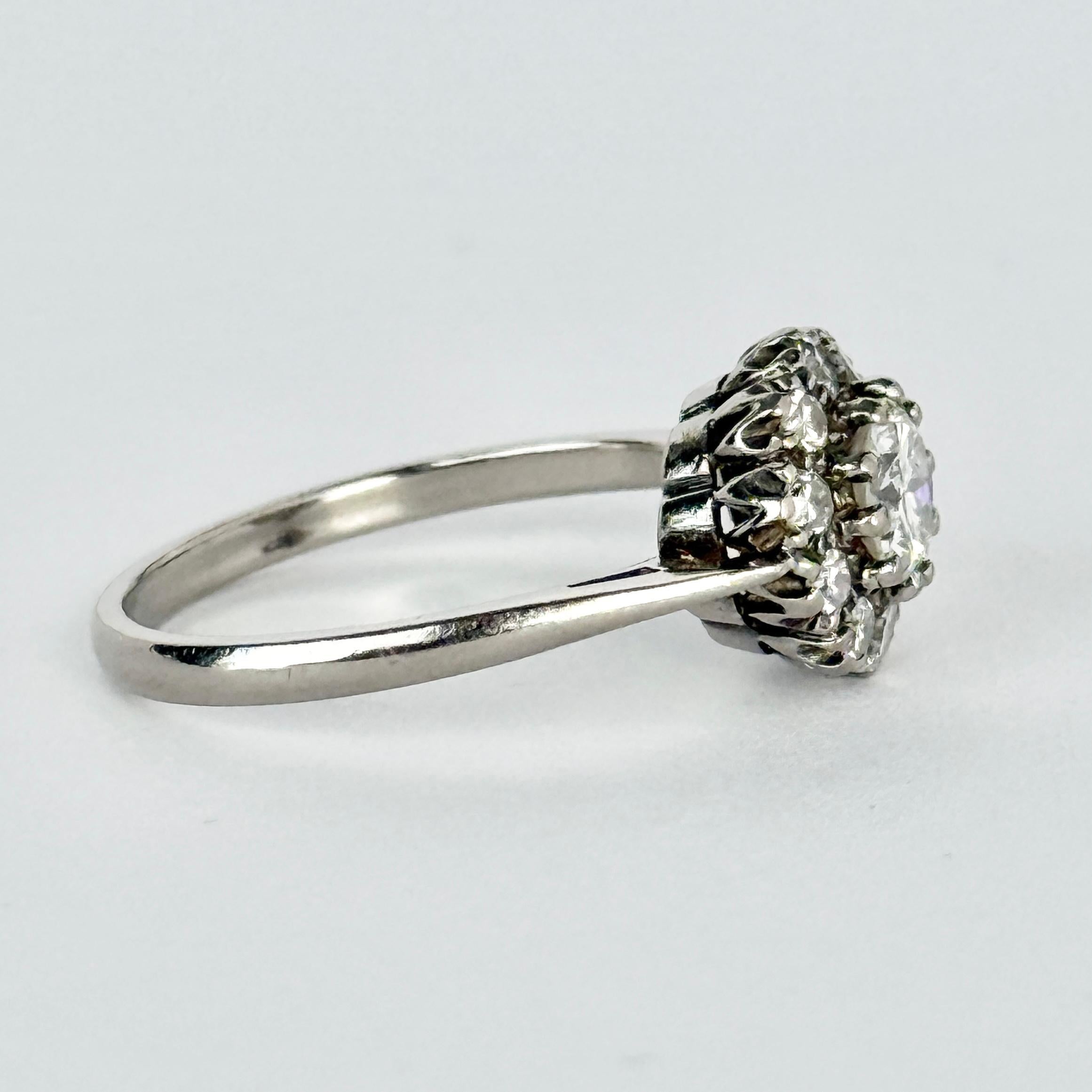 Art Deco Diamond and 18 Carat White Gold Cluster Ring For Sale 1