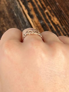 Lover's Knot-Ring aus 9 Karat Gold mit Diamanten im Art déco-Stil