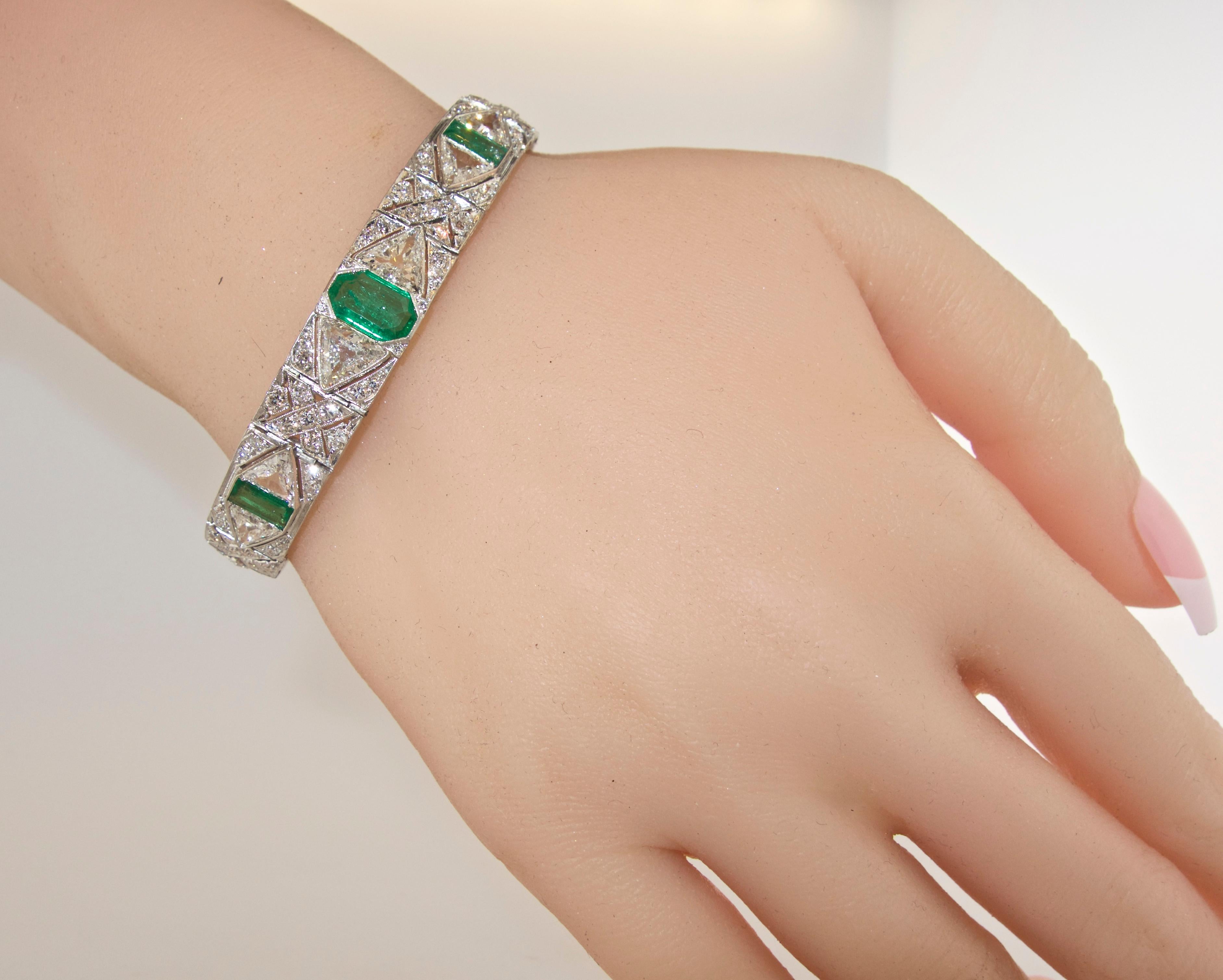 Art Deco Diamond and Emerald Bracelet by E. M. Gattle, circa 1920 2