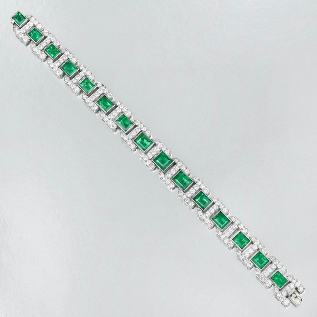 Art Deco Diamond and Emerald Bracelet, French In Excellent Condition In New York, NY
