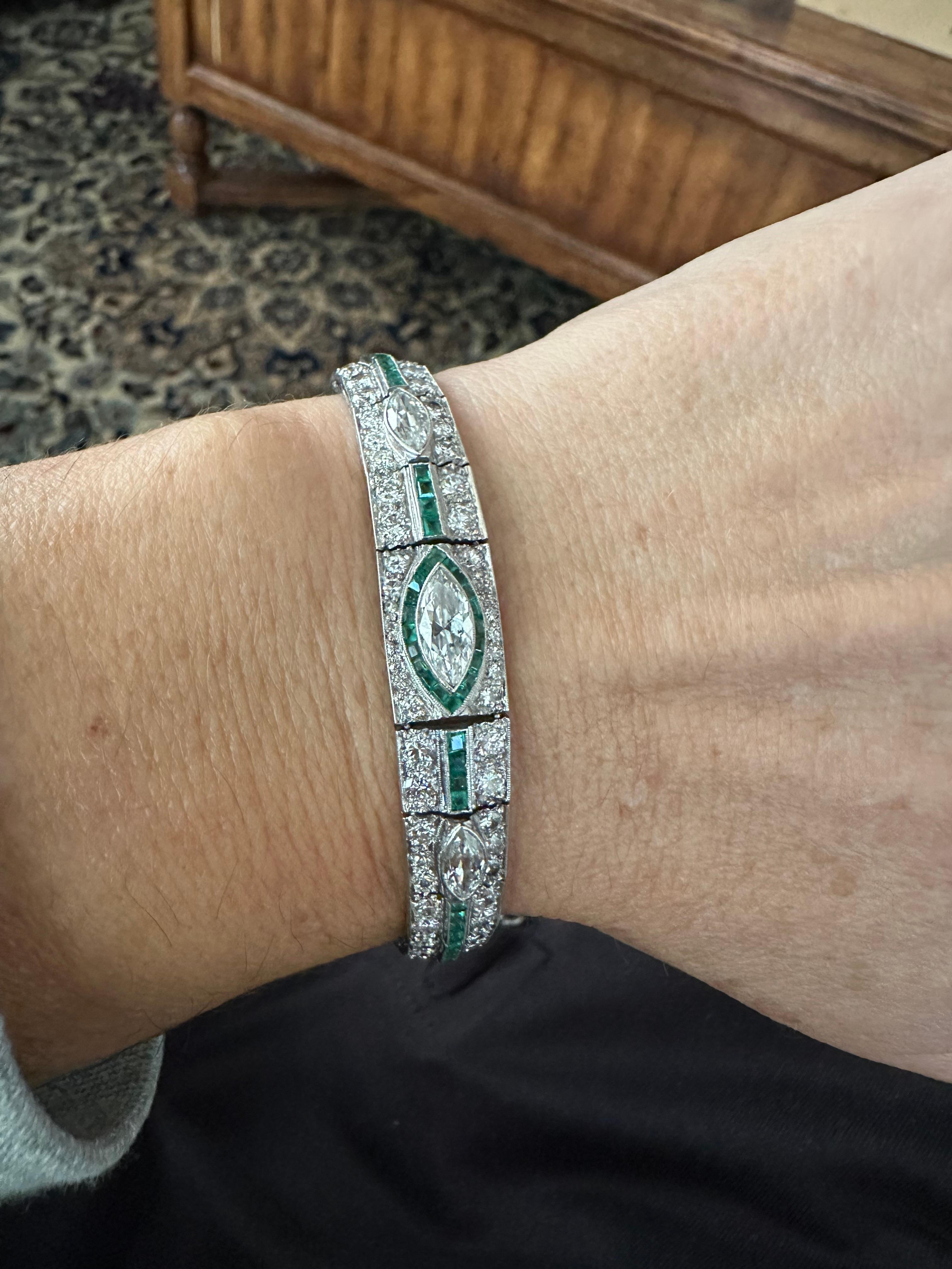Art Deco Diamond and Emerald Link Bracelet For Sale 5