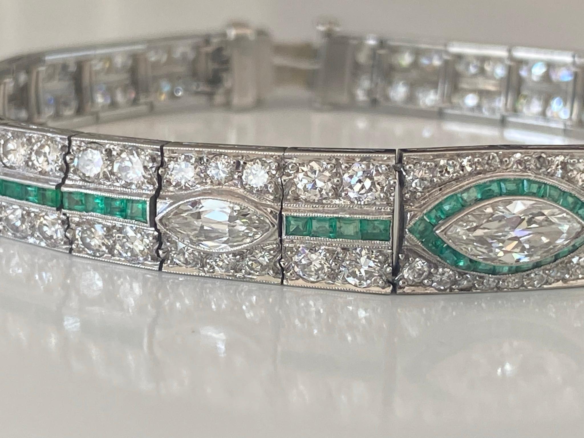 Art Deco Diamond and Emerald Link Bracelet In Good Condition For Sale In Denver, CO