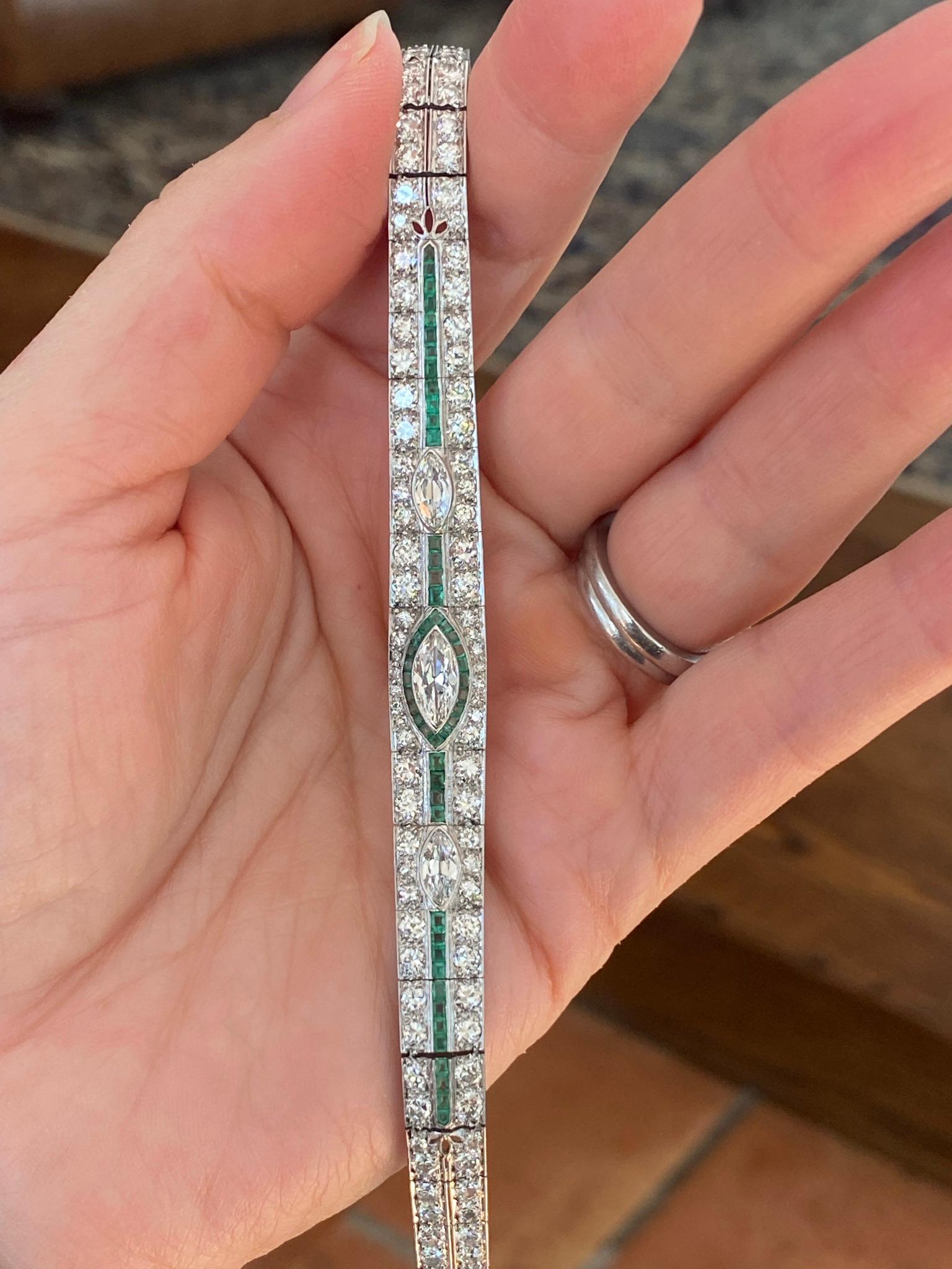 Art Deco Diamond and Emerald Link Bracelet For Sale 4