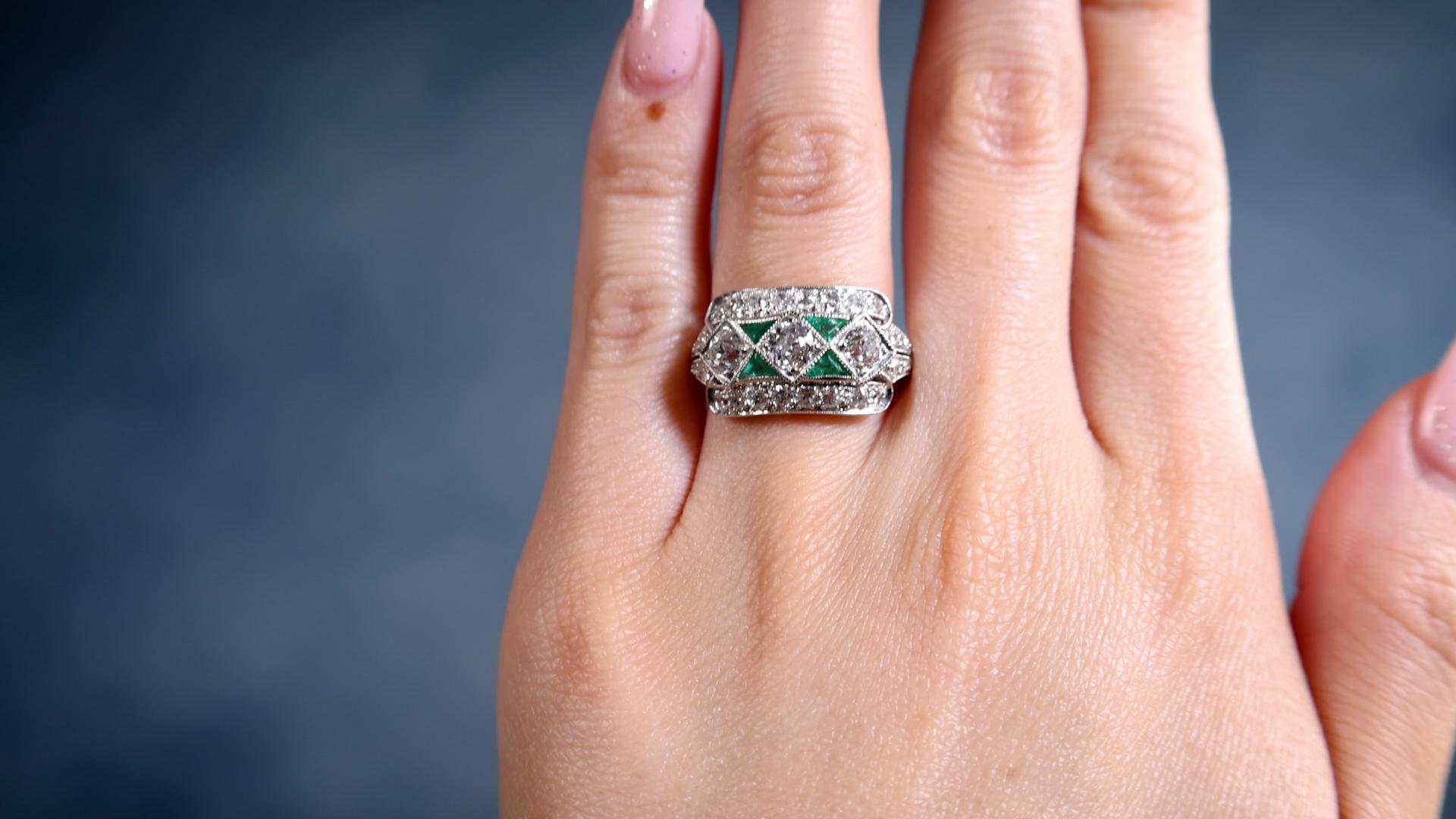 Old European Cut Art Deco Diamond and Emerald Platinum Ring