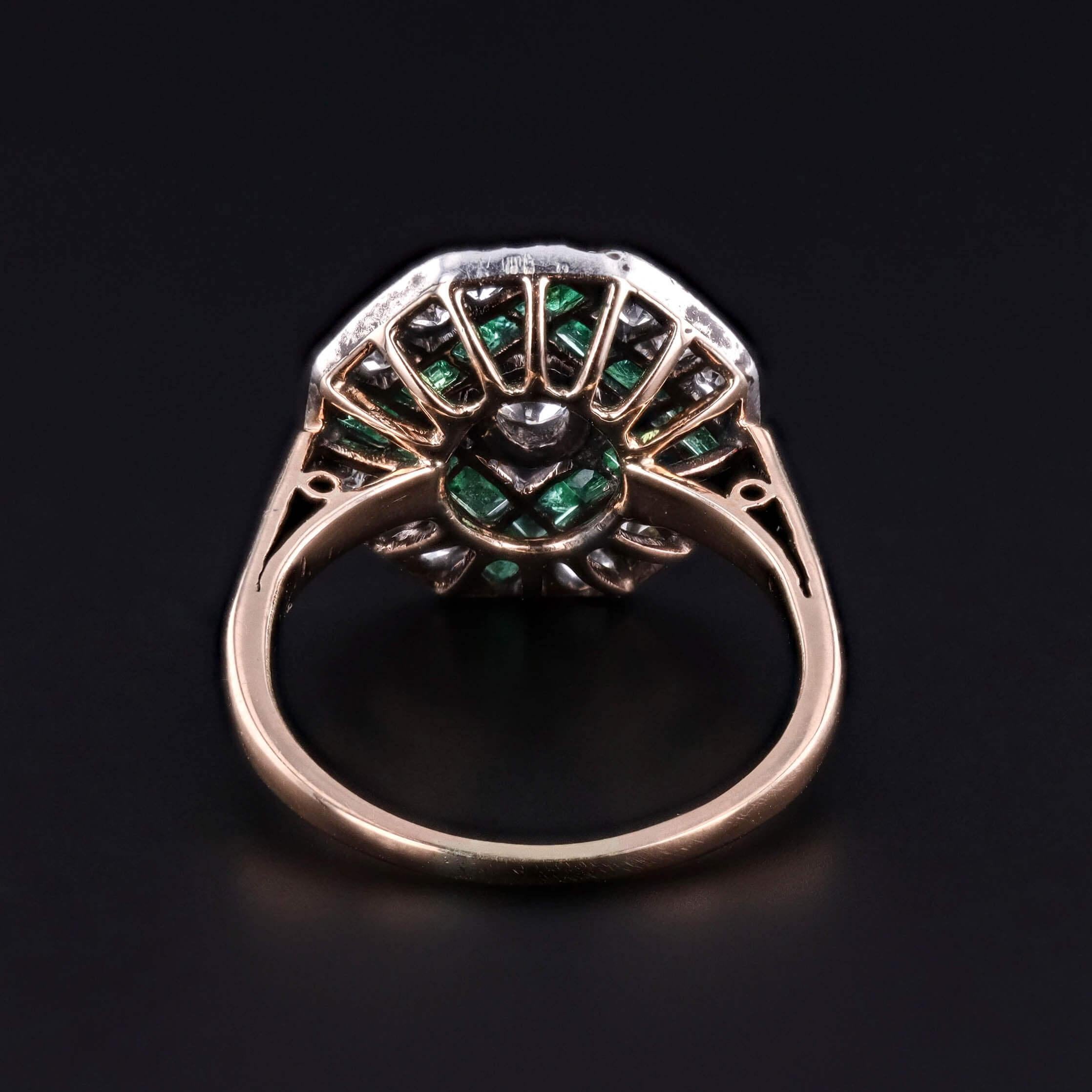 Art Deco Diamond and Emerald Ring of 14k Gold In condizioni buone in vendita a Lewisburg, PA