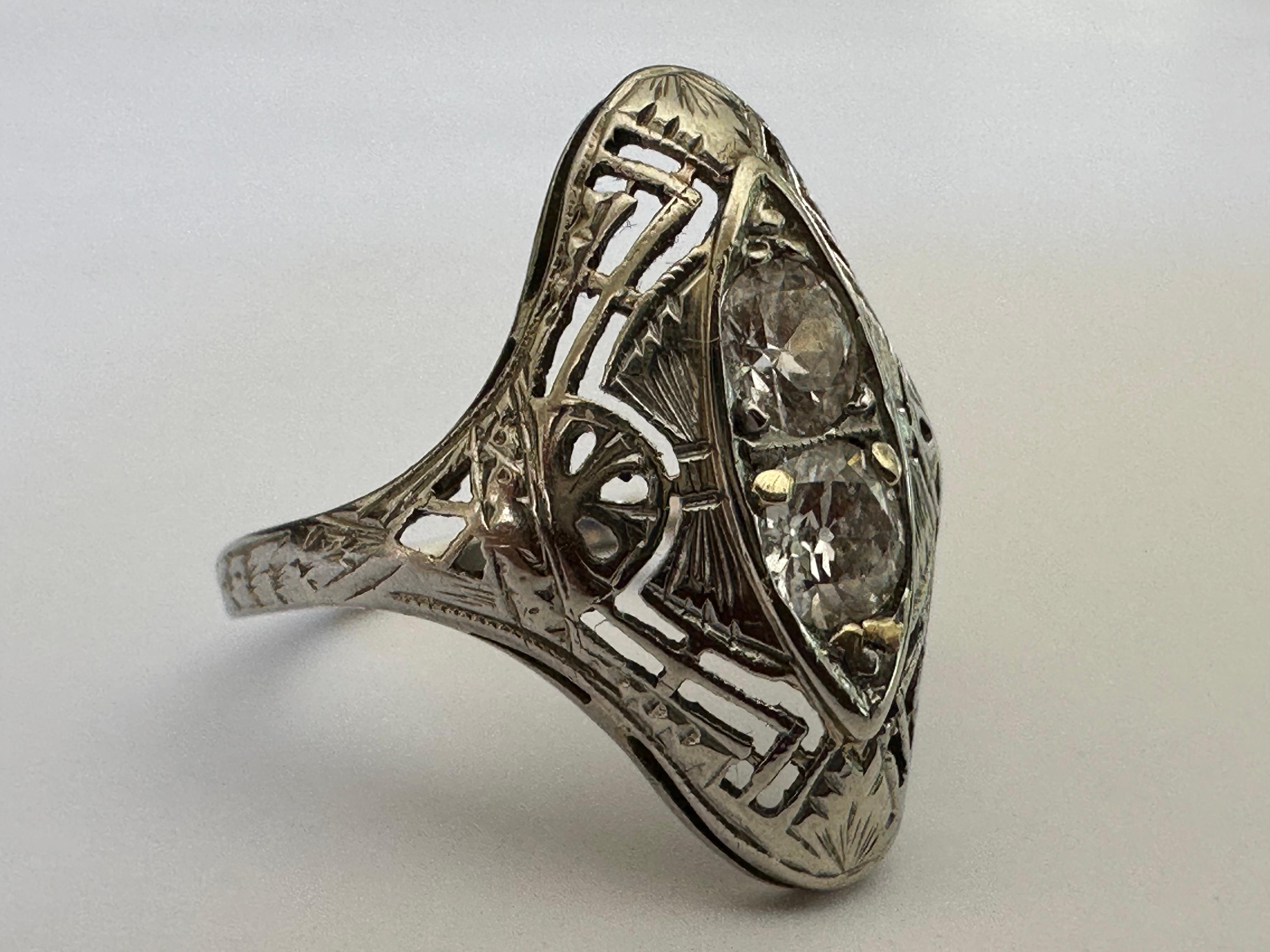Art Deco Diamond and Filigree Dinner Ring For Sale 1