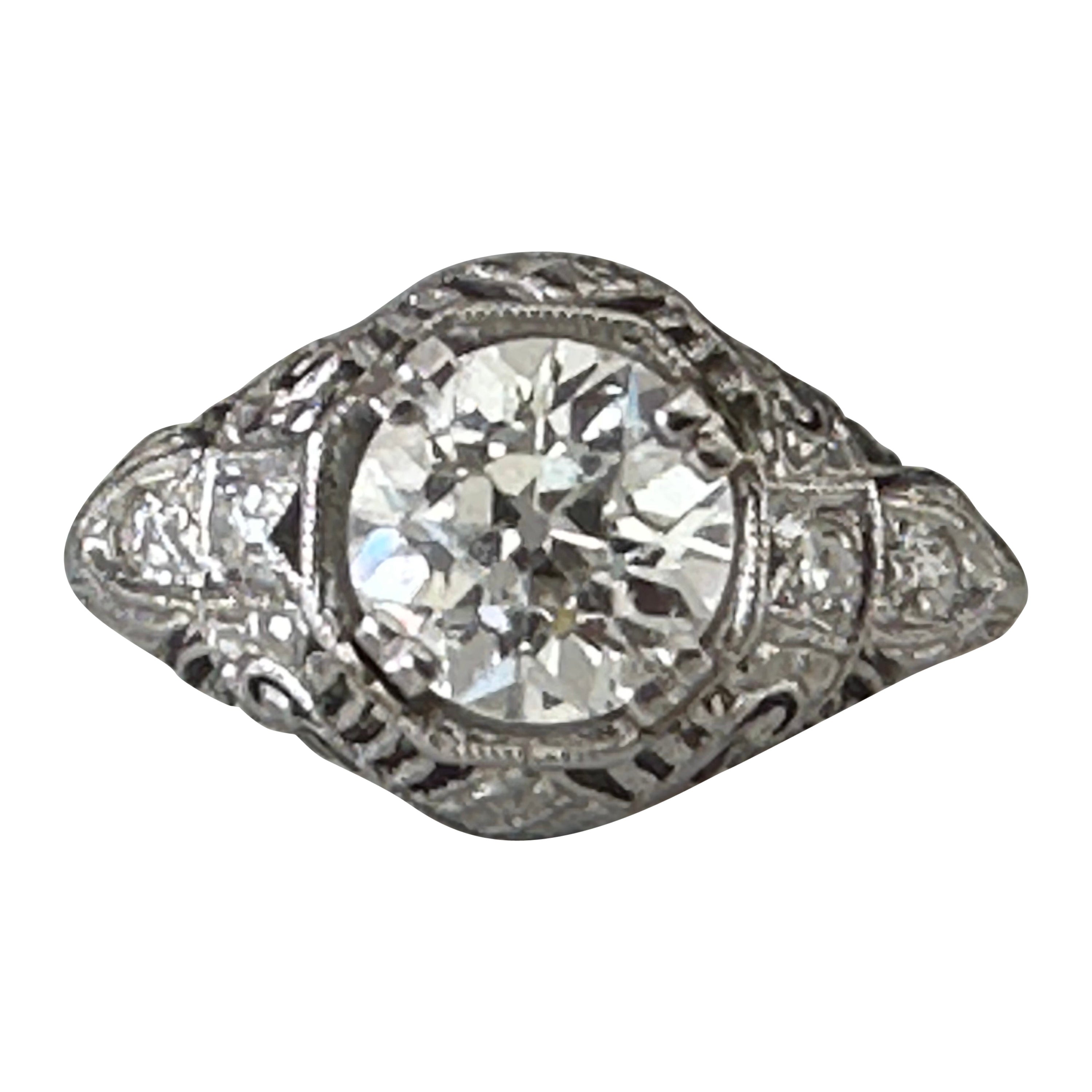 Anillo Art Déco con Diamantes y Filigrana en el Meñique