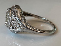 Anello Art Deco con diamanti e filigrana