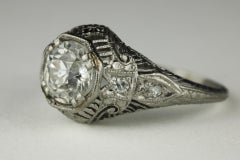 Anello Art Deco con diamanti e filigrana