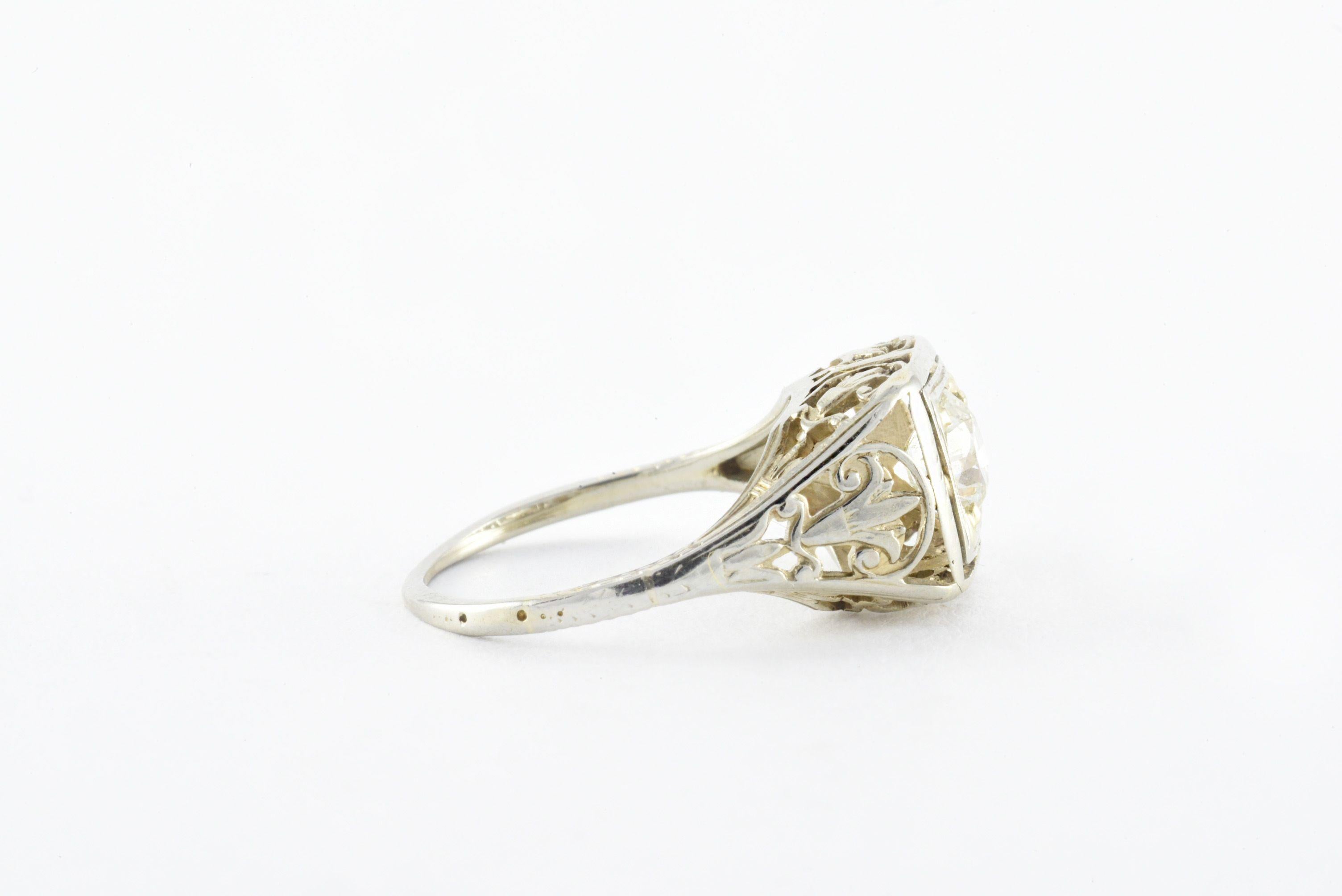 Art Deco Diamond and Filigree Ring In Good Condition For Sale In Denver, CO