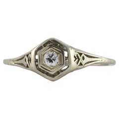 Bague Art déco en filigrane avec diamants