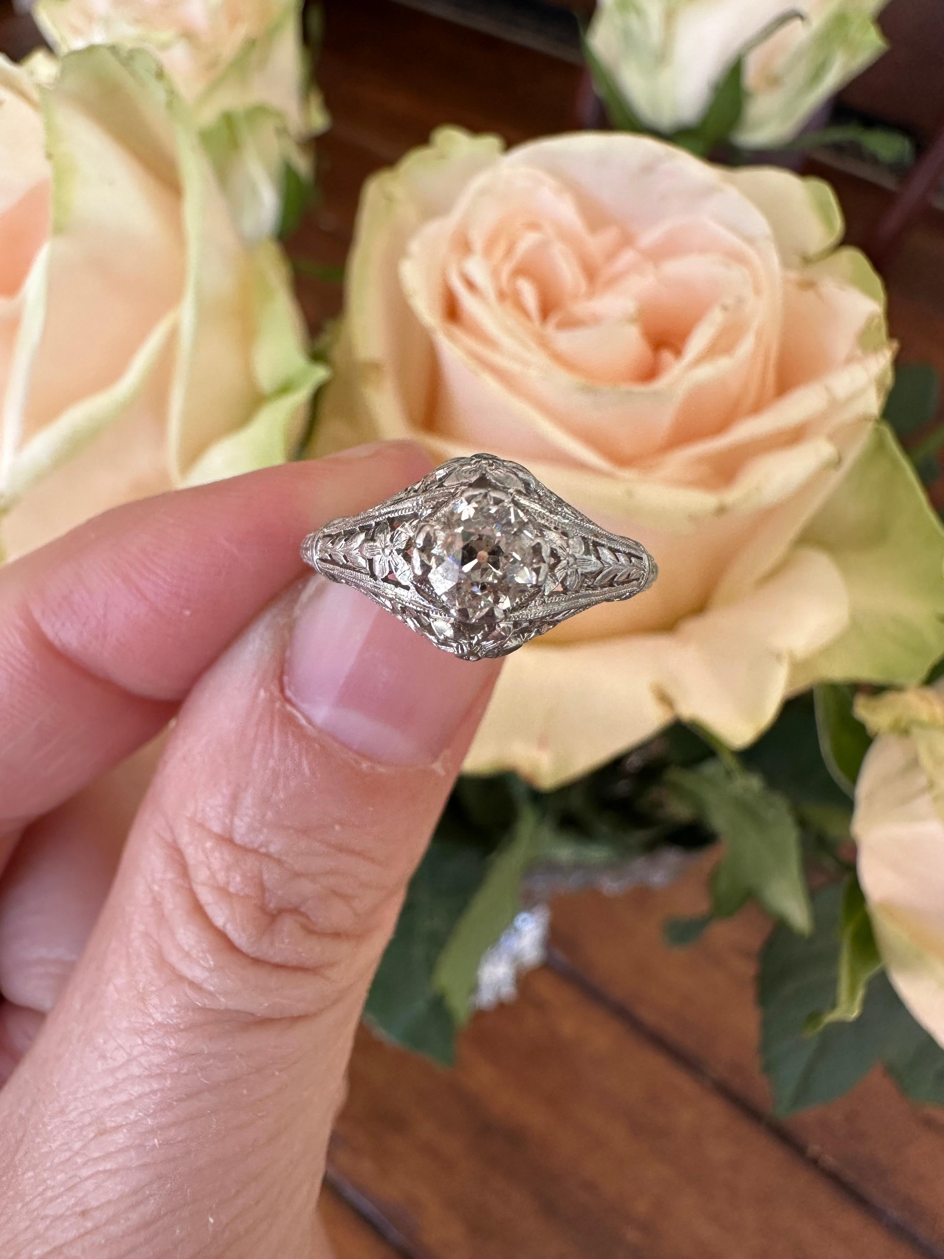 Art Deco Diamond and Filigree Solitaire Ring  For Sale 5