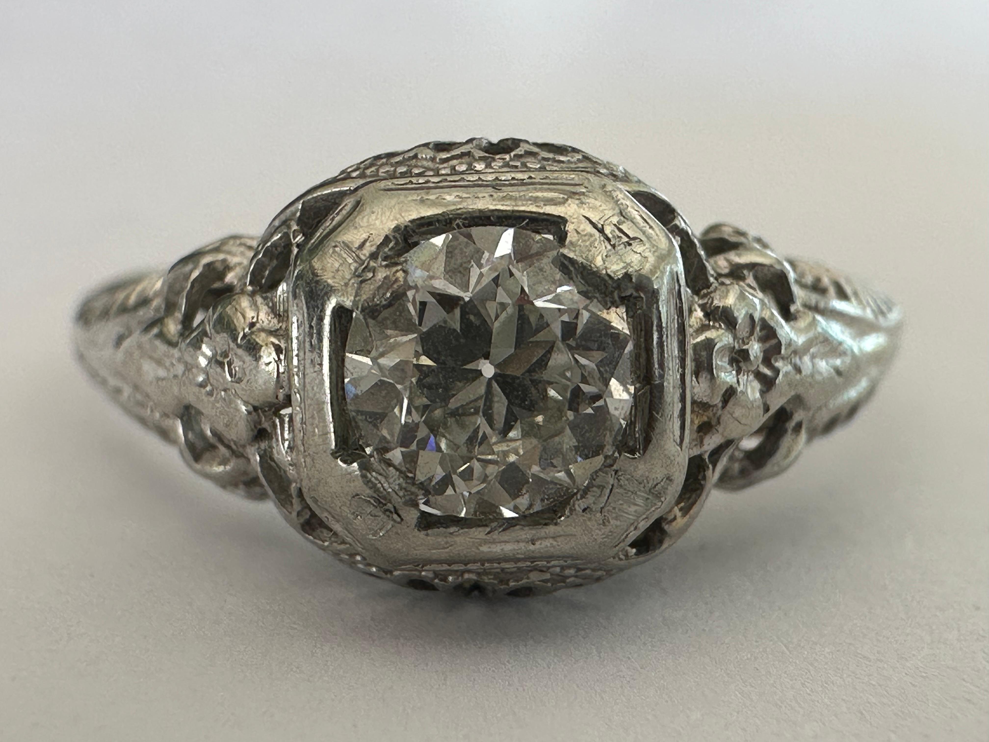 Art Deco Diamond and Filigree Solitaire Ring  For Sale 7