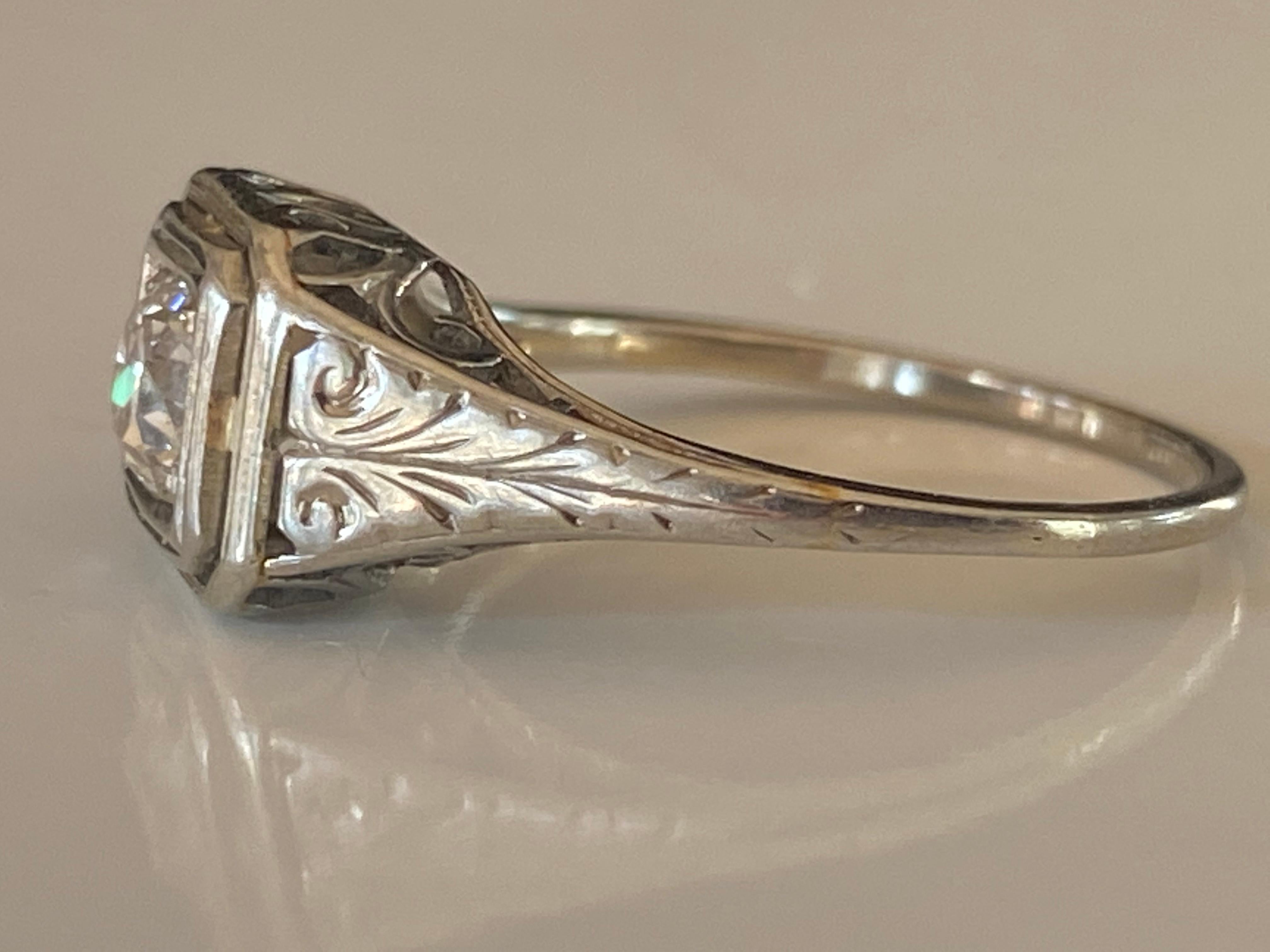 Art Deco Diamond and Filigree Solitaire Ring In Good Condition For Sale In Denver, CO