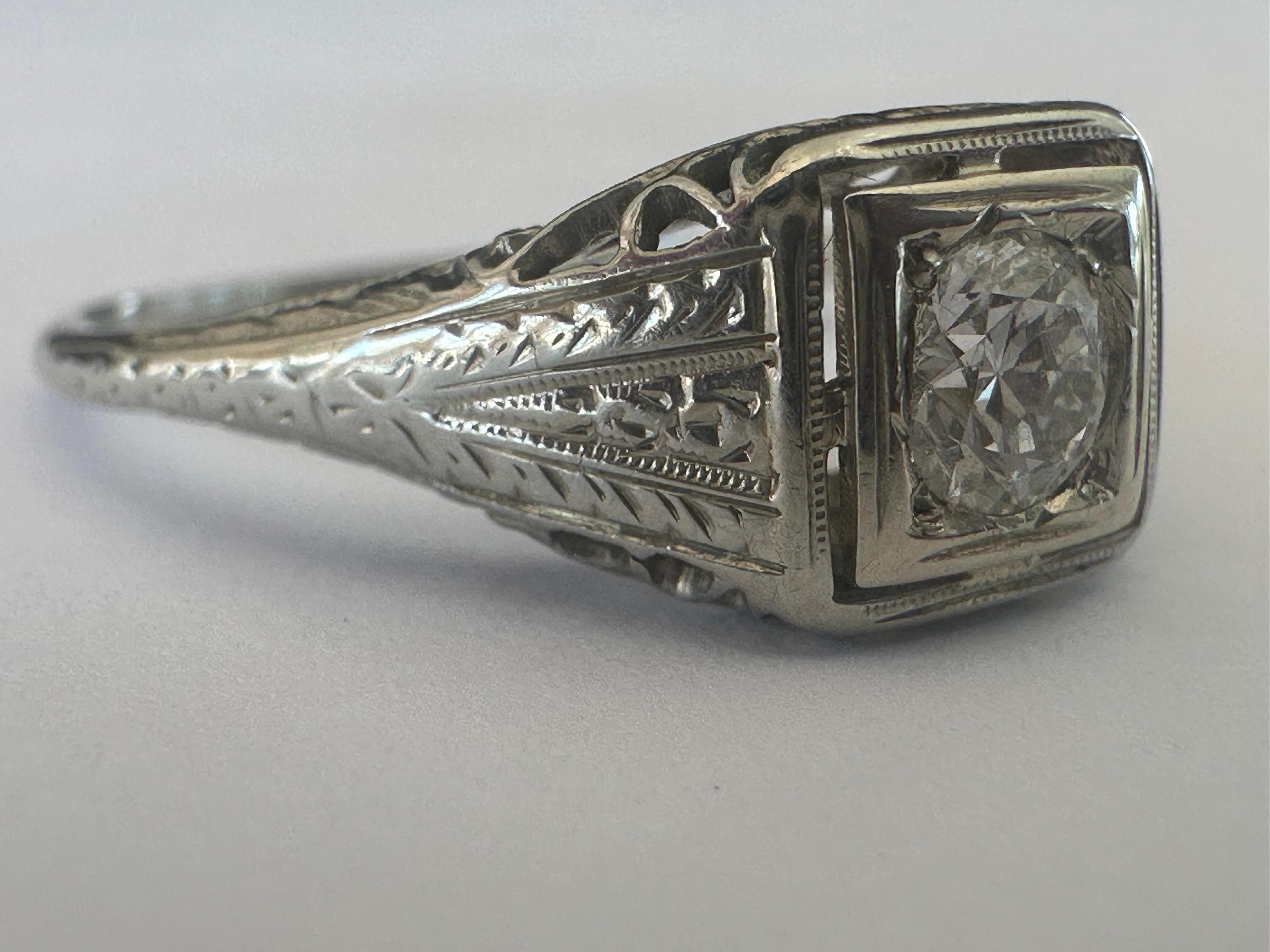 Art Deco Diamond and Filigree Solitaire Ring  For Sale 2