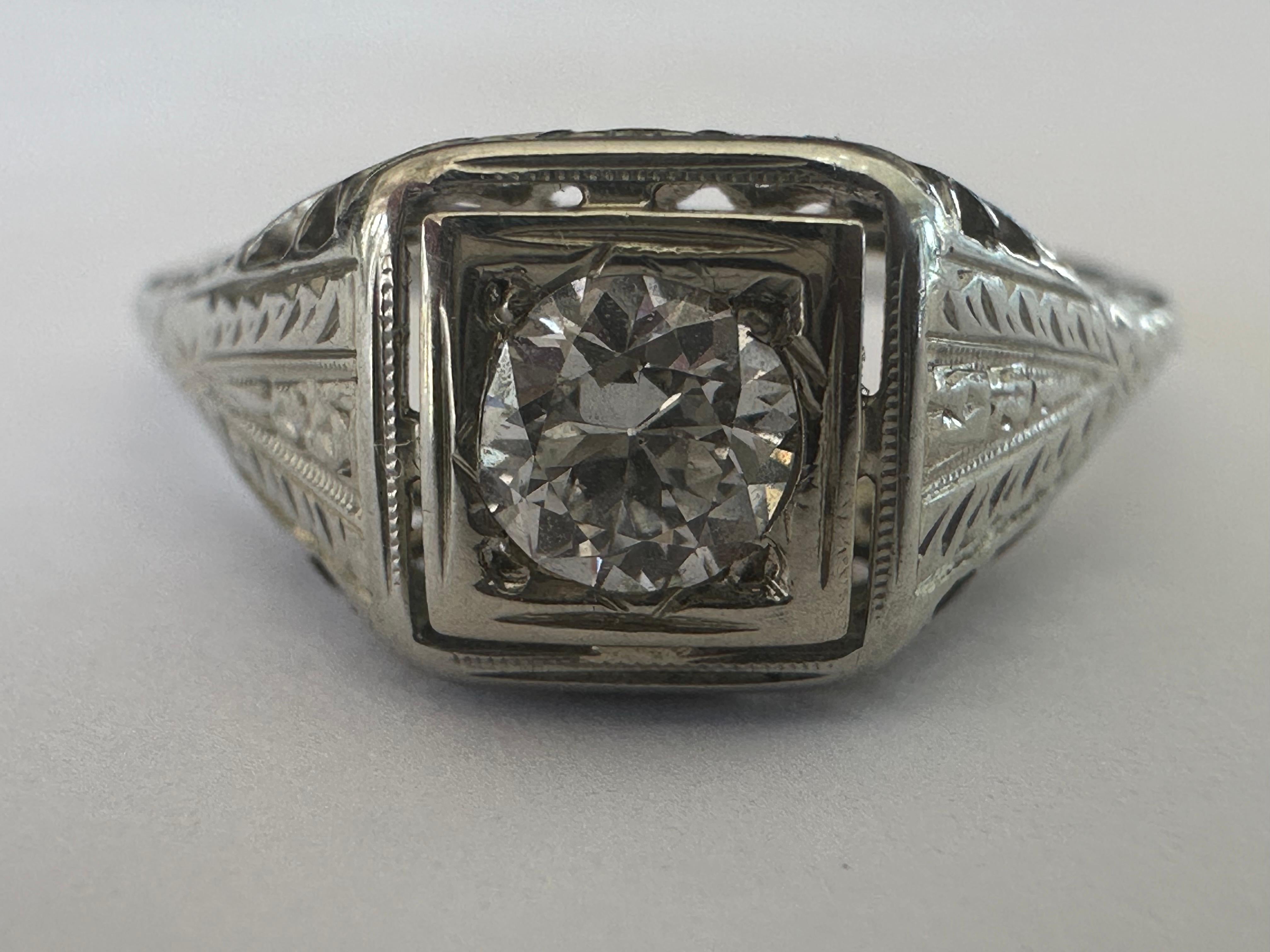 Art Deco Diamond and Filigree Solitaire Ring  For Sale 4