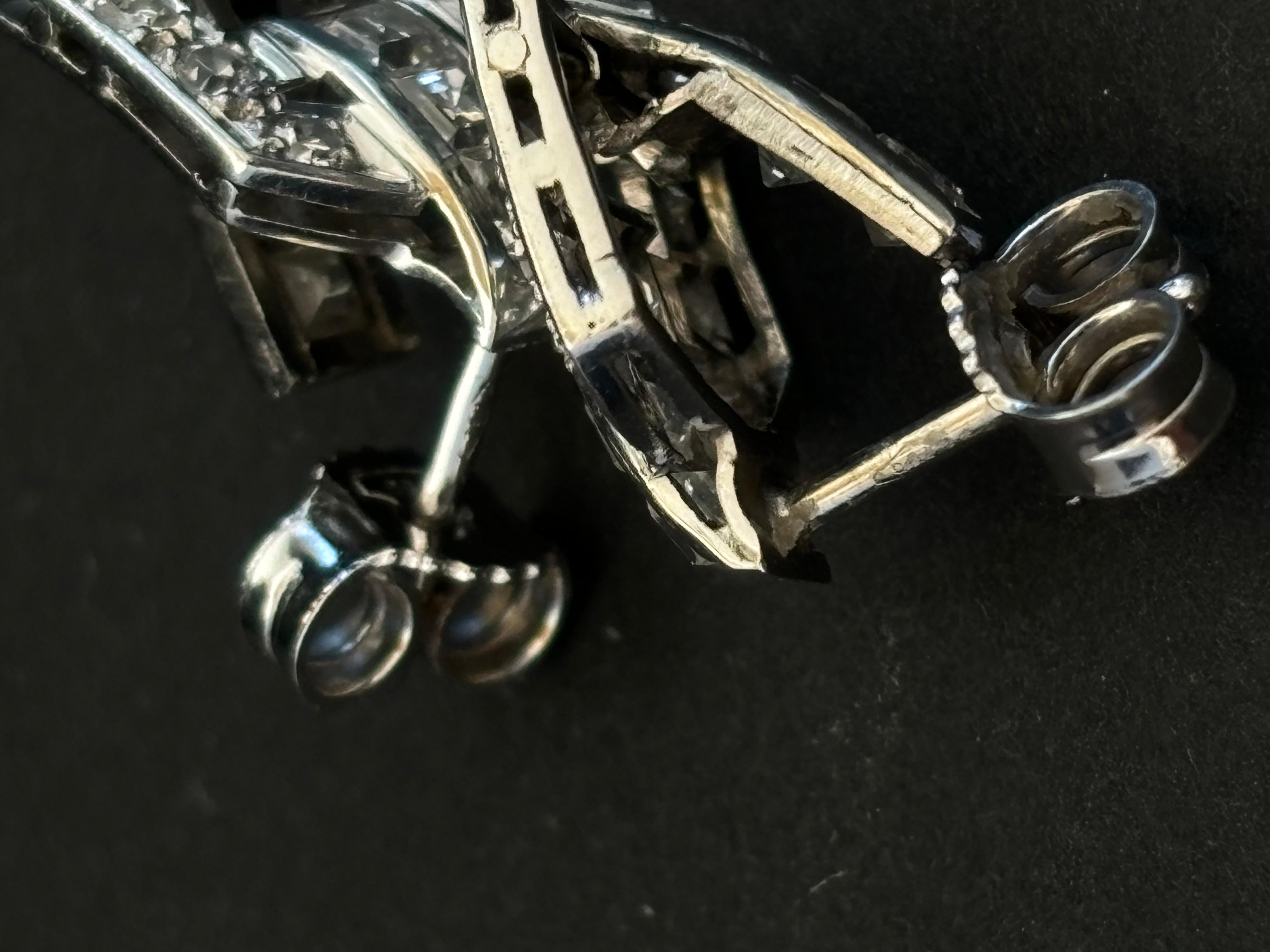 Women's or Men's Art Deco Diamond and Grey Gold 18k Earrings For Sale