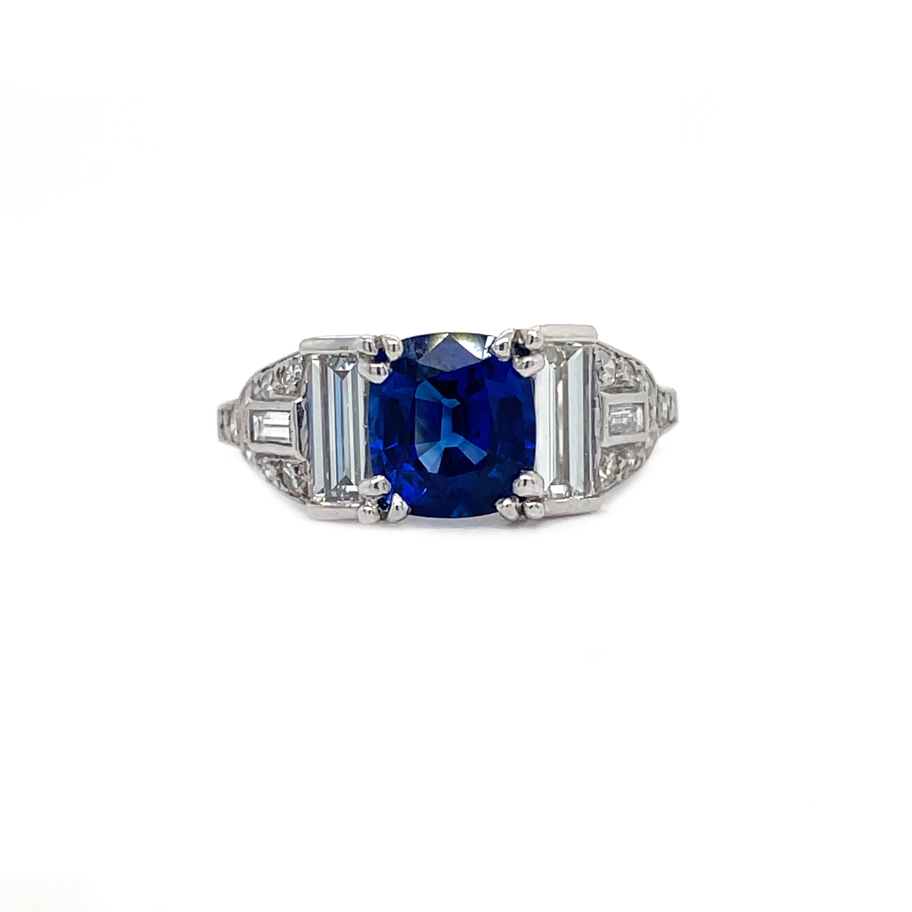 Art Deco Style Diamond and Heat Only Sapphire Ring In Excellent Condition For Sale In Lexington, KY