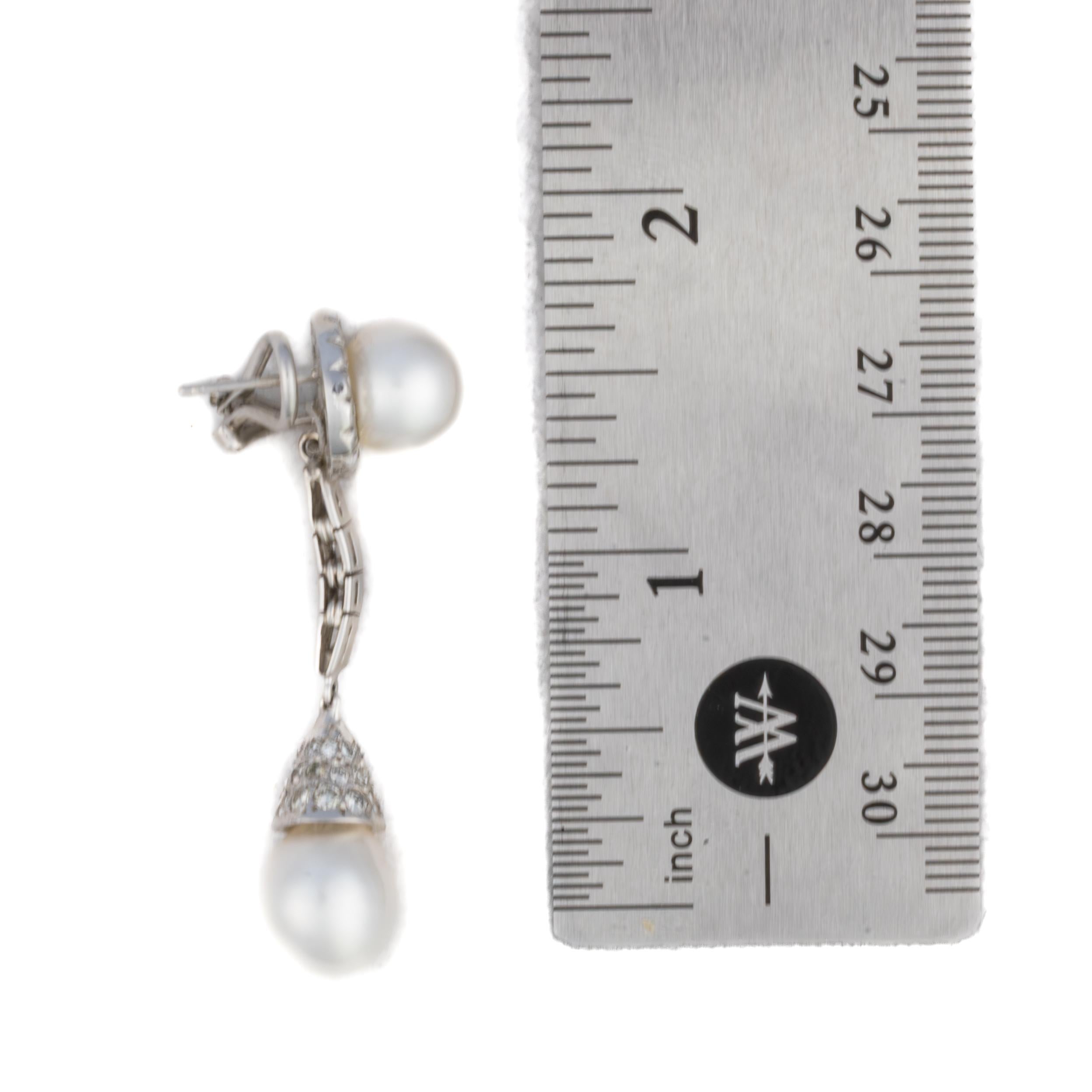 Art Deco Diamond and Pearl Drop Earrings in Platinum In Excellent Condition For Sale In New York, NY