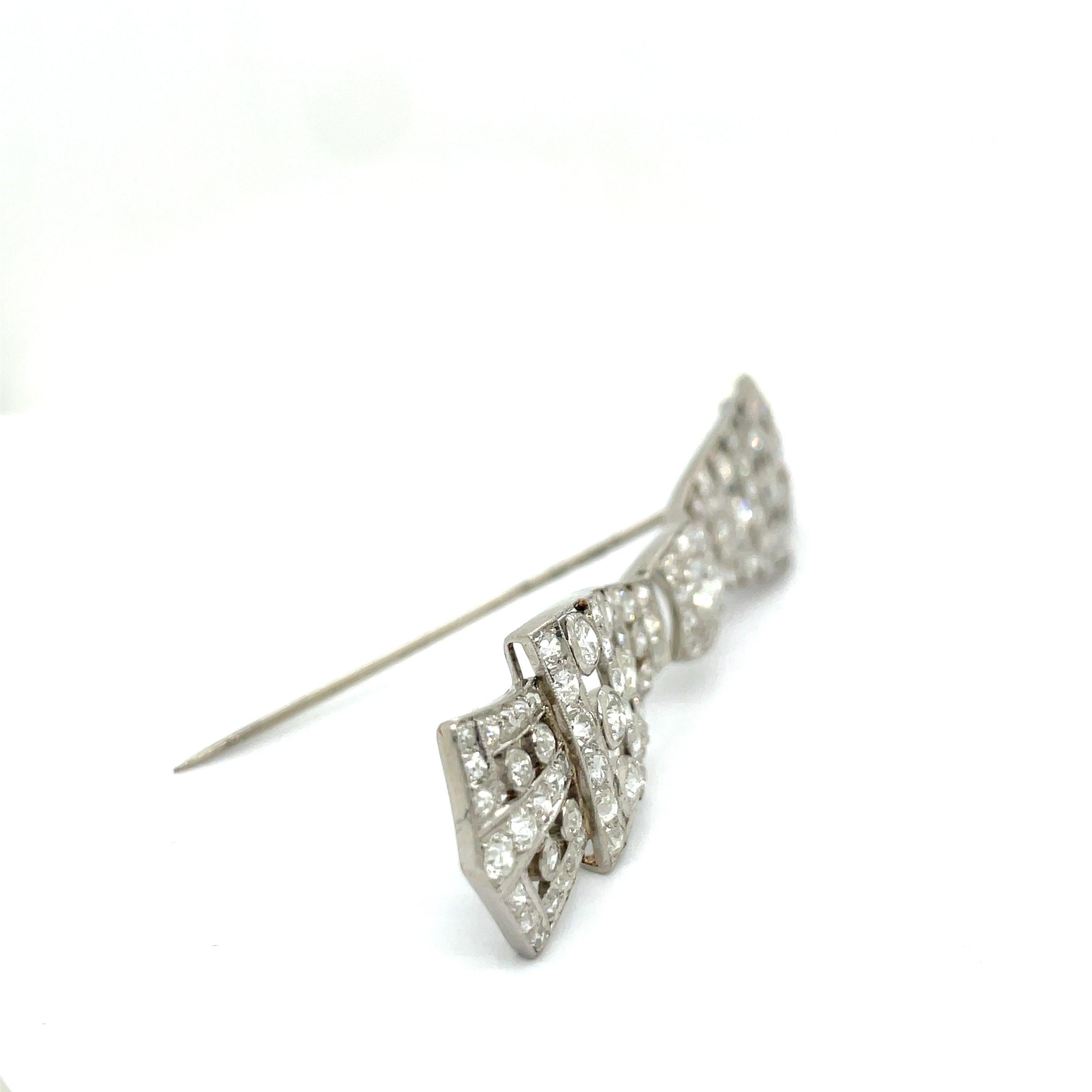 4.24 Ct. Art Deco Diamond and Platinum Bow Brooch For Sale 1