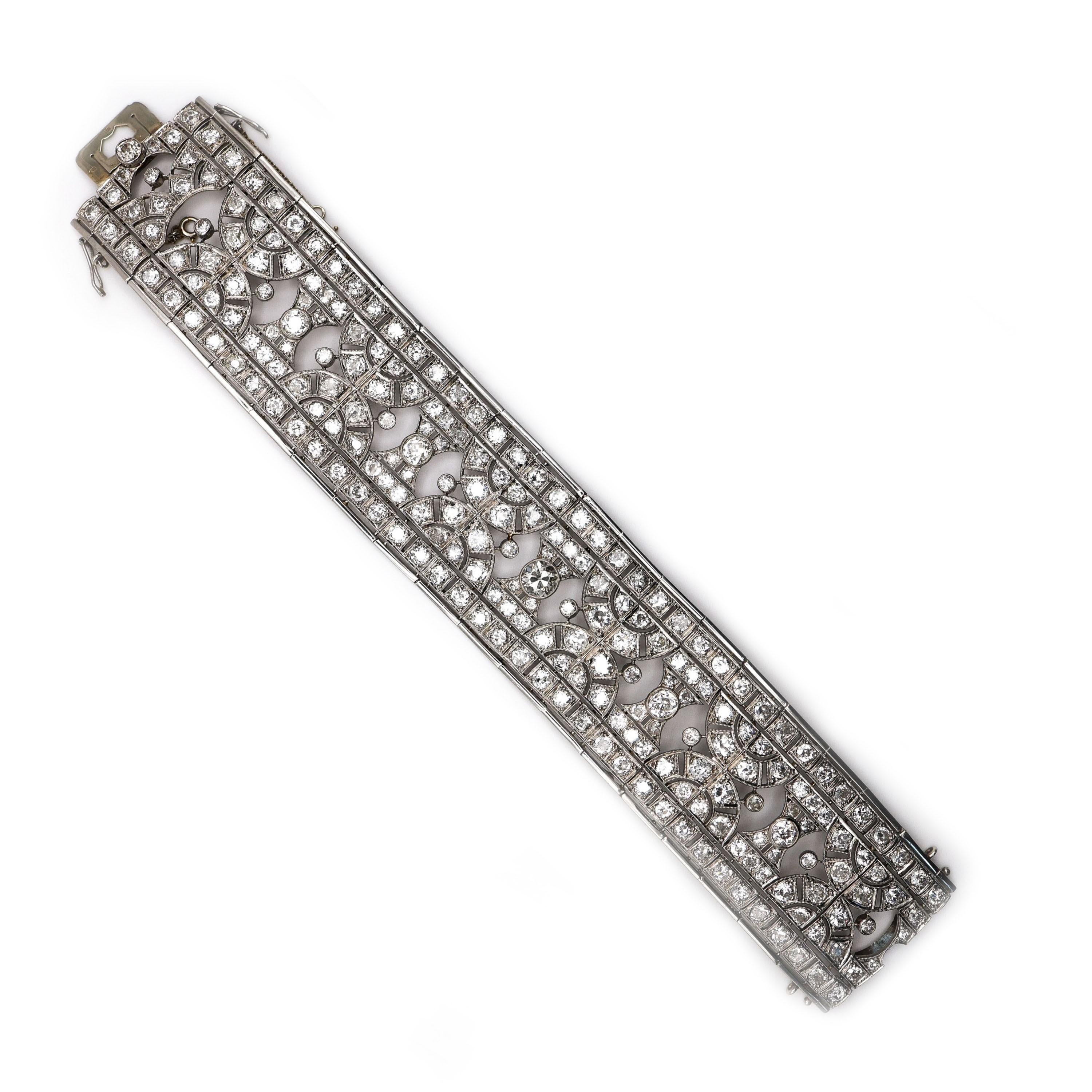 Art-Déco-Armband aus Platin mit Diamanten und Platin, 30,00 Karat, um 1930 Damen