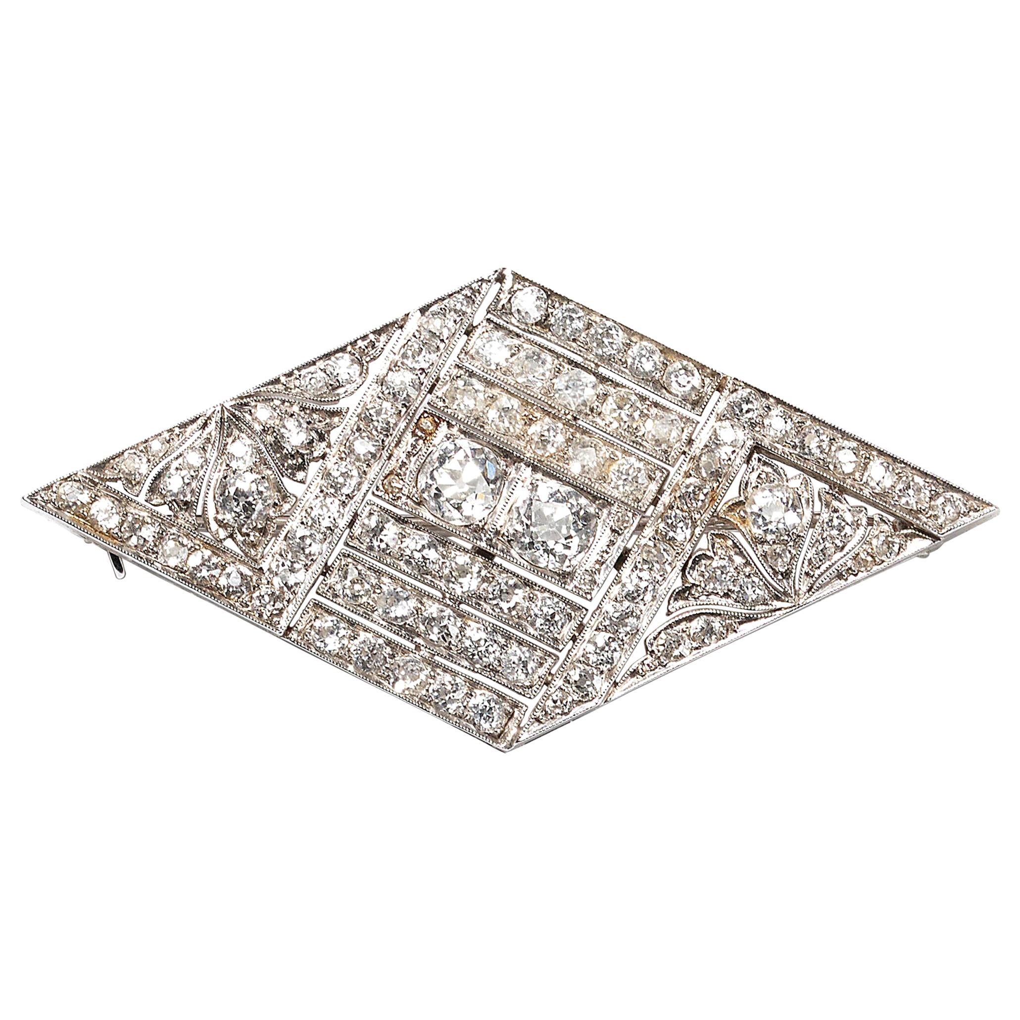 Art Deco Diamond and Platinum Brooch, 4.50 Carats, circa 1930 For Sale