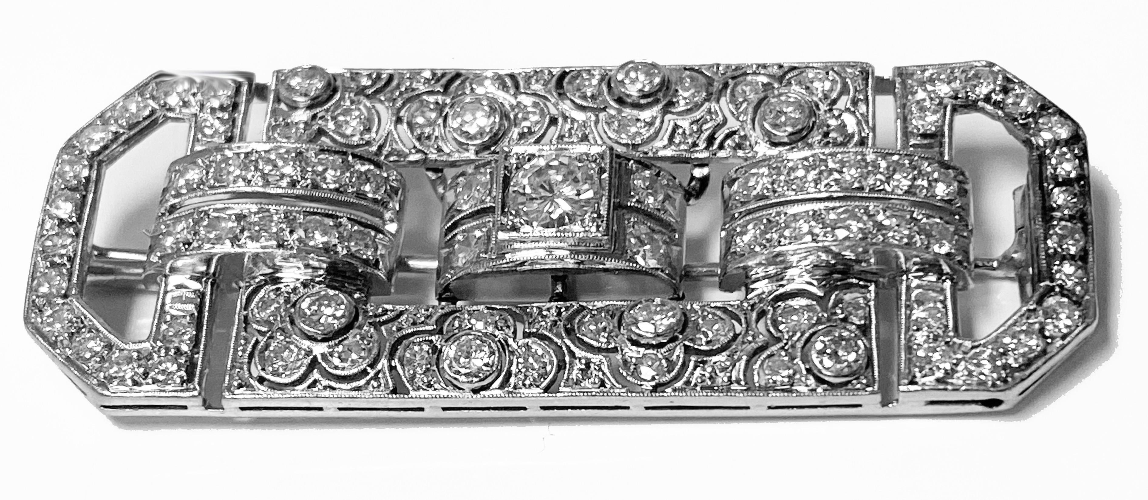 Art Deco Diamond and Platinum Brooch, C.1925 In Good Condition In Toronto, ON