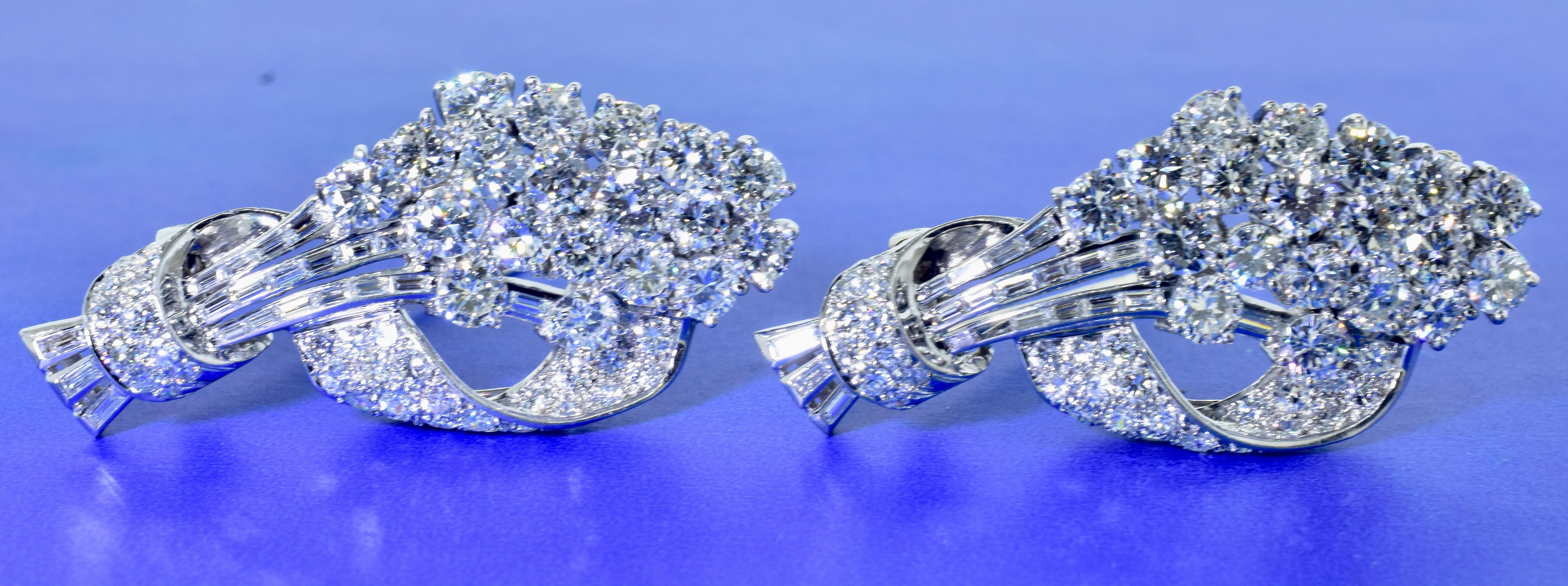 Old European Cut Art Deco Diamond and Platinum Double Clip Brooch, c. 1930 For Sale