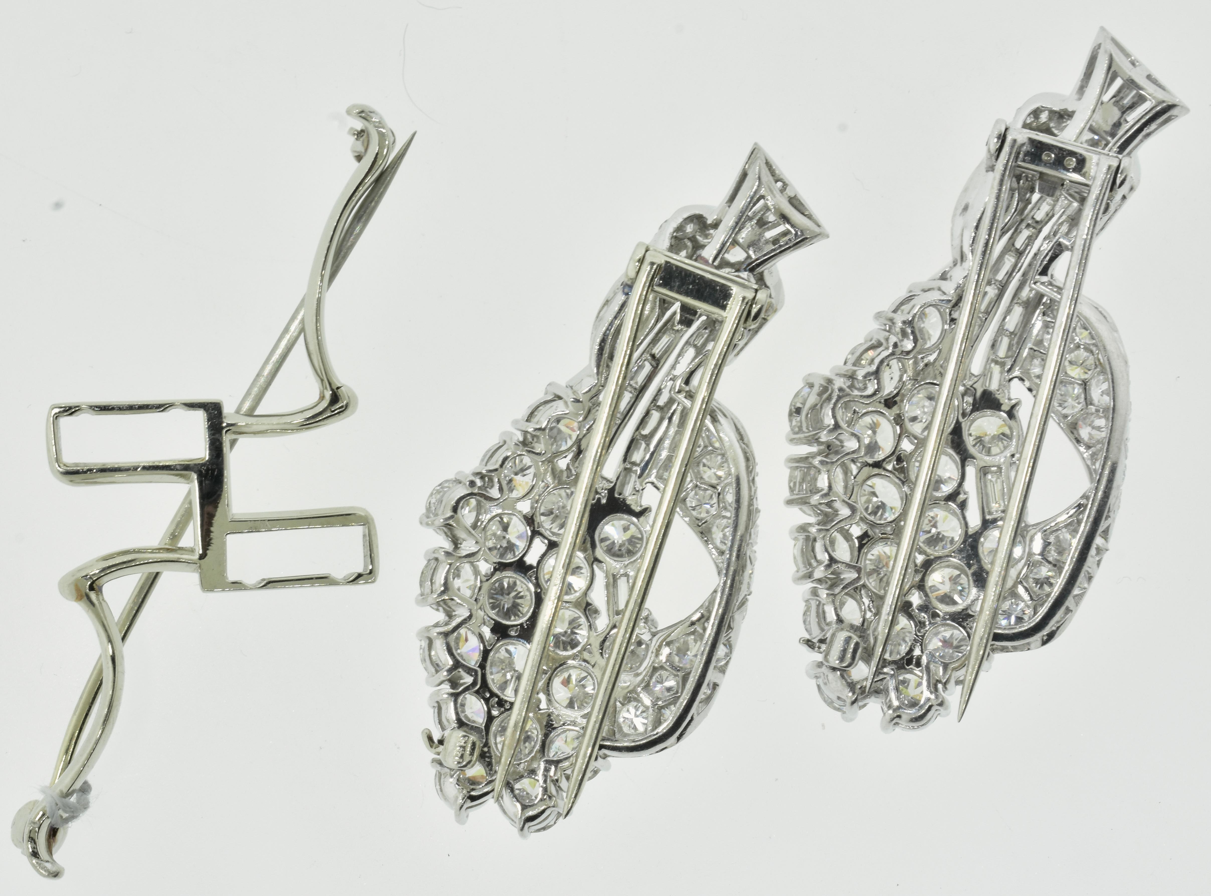 Diamant-Platin-Doppelklammerbrosche im Art-déco-Stil, um 1930 für Damen oder Herren im Angebot