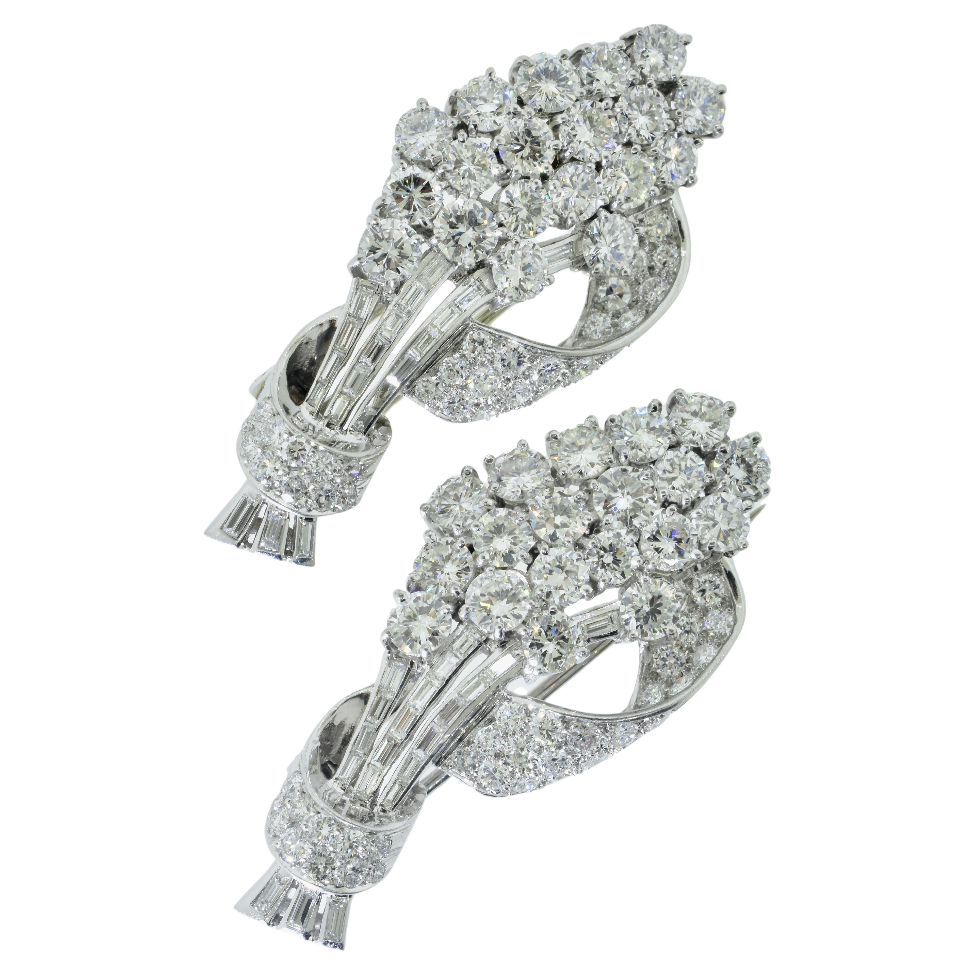 Art Deco Diamond and Platinum Double Clip Brooch, c. 1930 In Excellent Condition For Sale In Aspen, CO